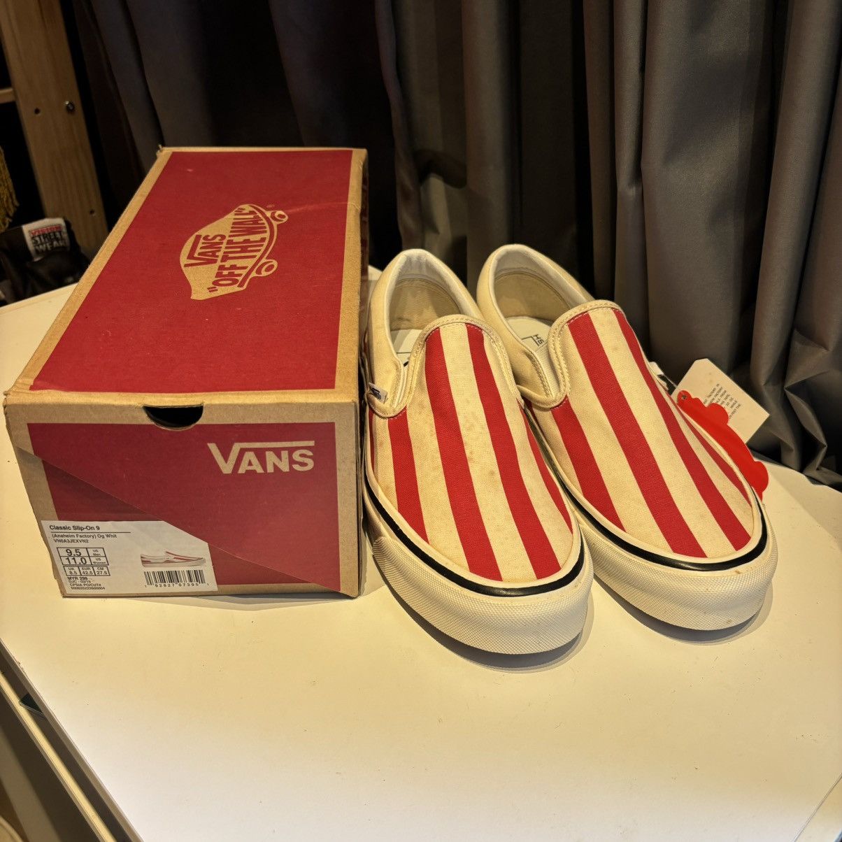 Vans Vans Classic Slip On Anaheim Factory Og whit Size US 9.5 / EU 42-43 - 3 Thumbnail