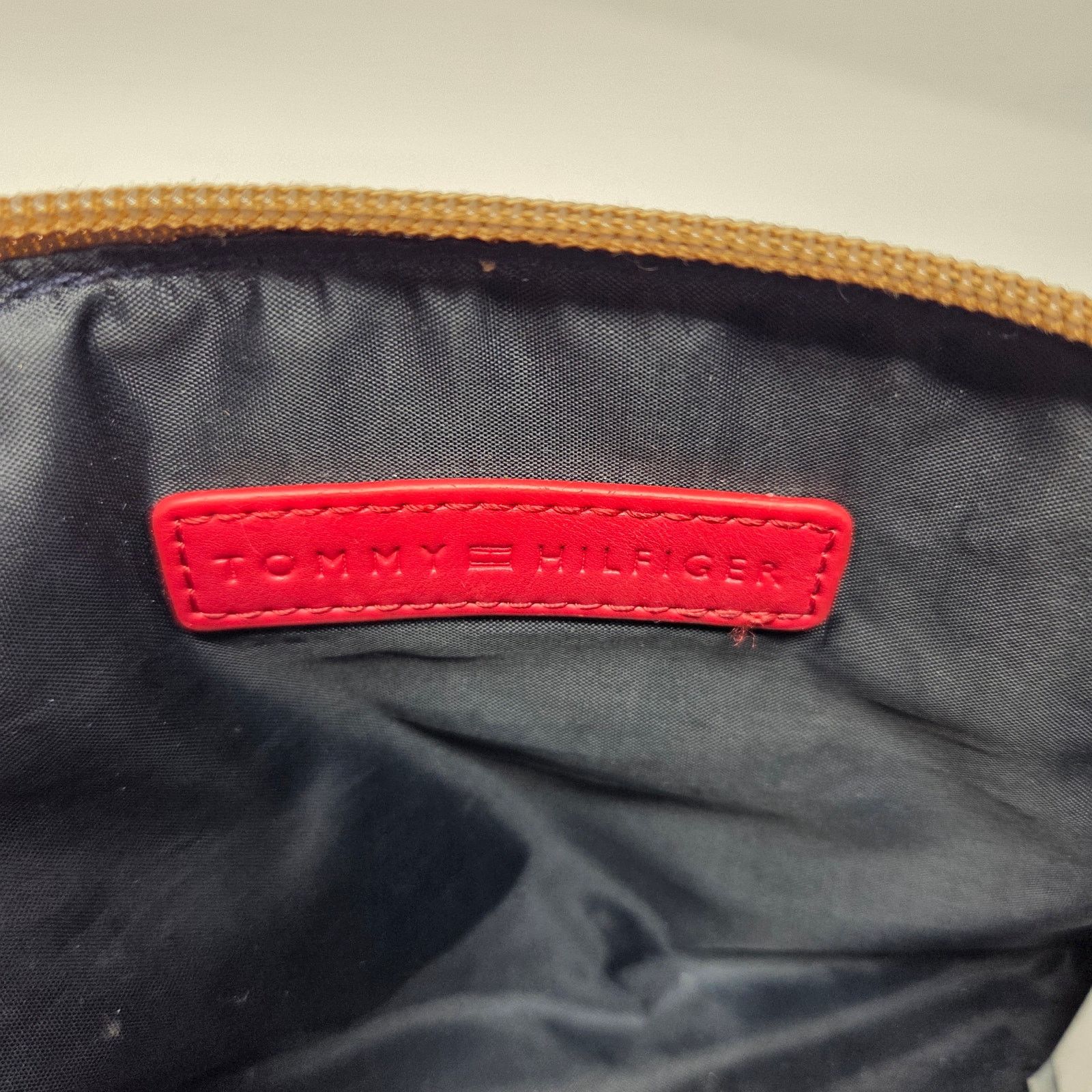 Tommy Hilfiger Tommy Hilfiger Crossbody Square Monogram Tan FLAW Size ONE SIZE - 11 Thumbnail