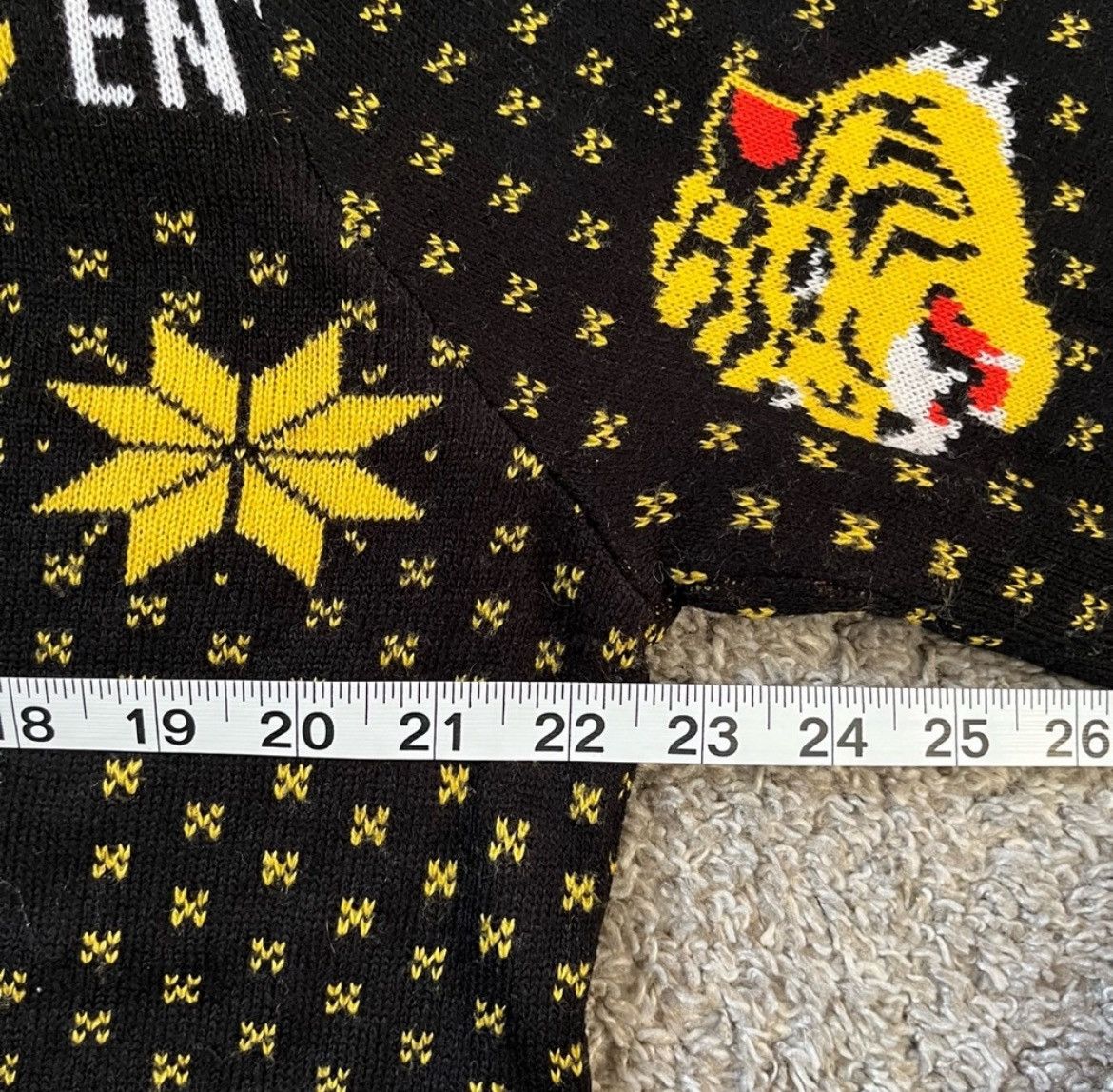 Wu-Tang Clan Wu-Tang Sweater Size Large XMas Christmas Tiger Rza Gza ODB Size US L / EU 52-54 / 3 - 6 Thumbnail