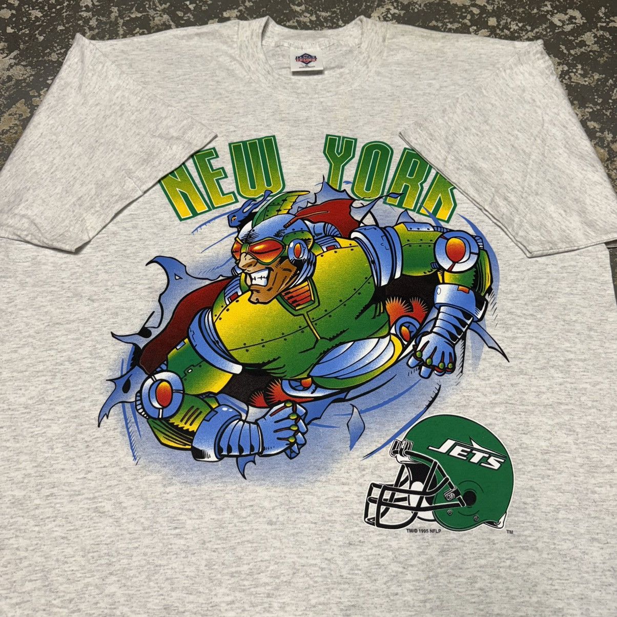 Other Vintage New York Jets Robot SuperHero NFL 1995 Tshirt Size US XL / EU 56 / 4 - 6 Thumbnail