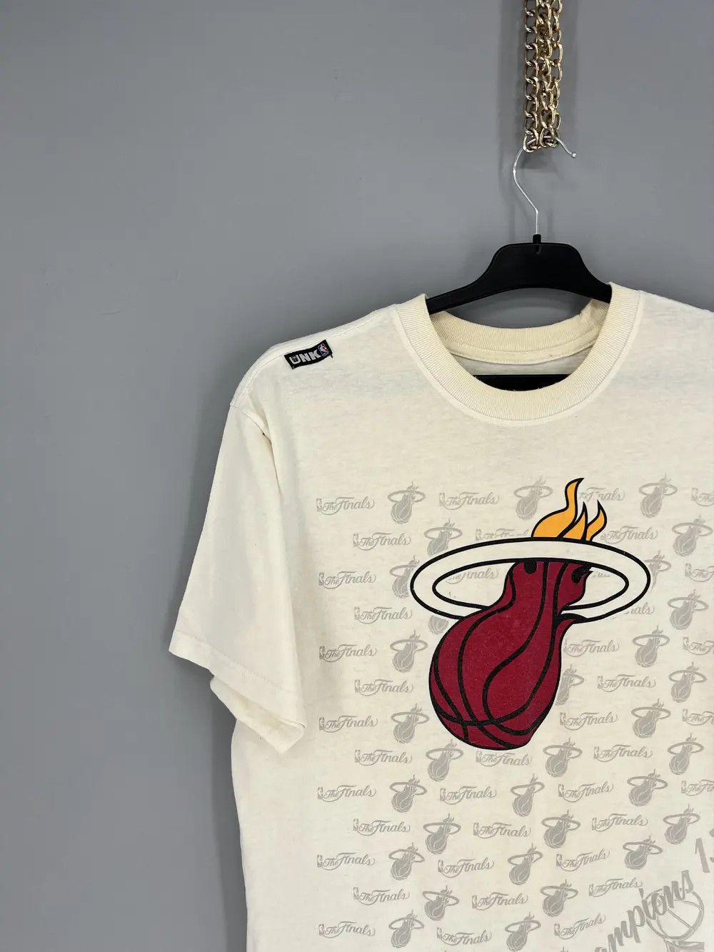 NBA Miami Heat NBA White T-Shirt The Champions 13 Short Sleeve Size US L / EU 52-54 / 3 - 4 Thumbnail