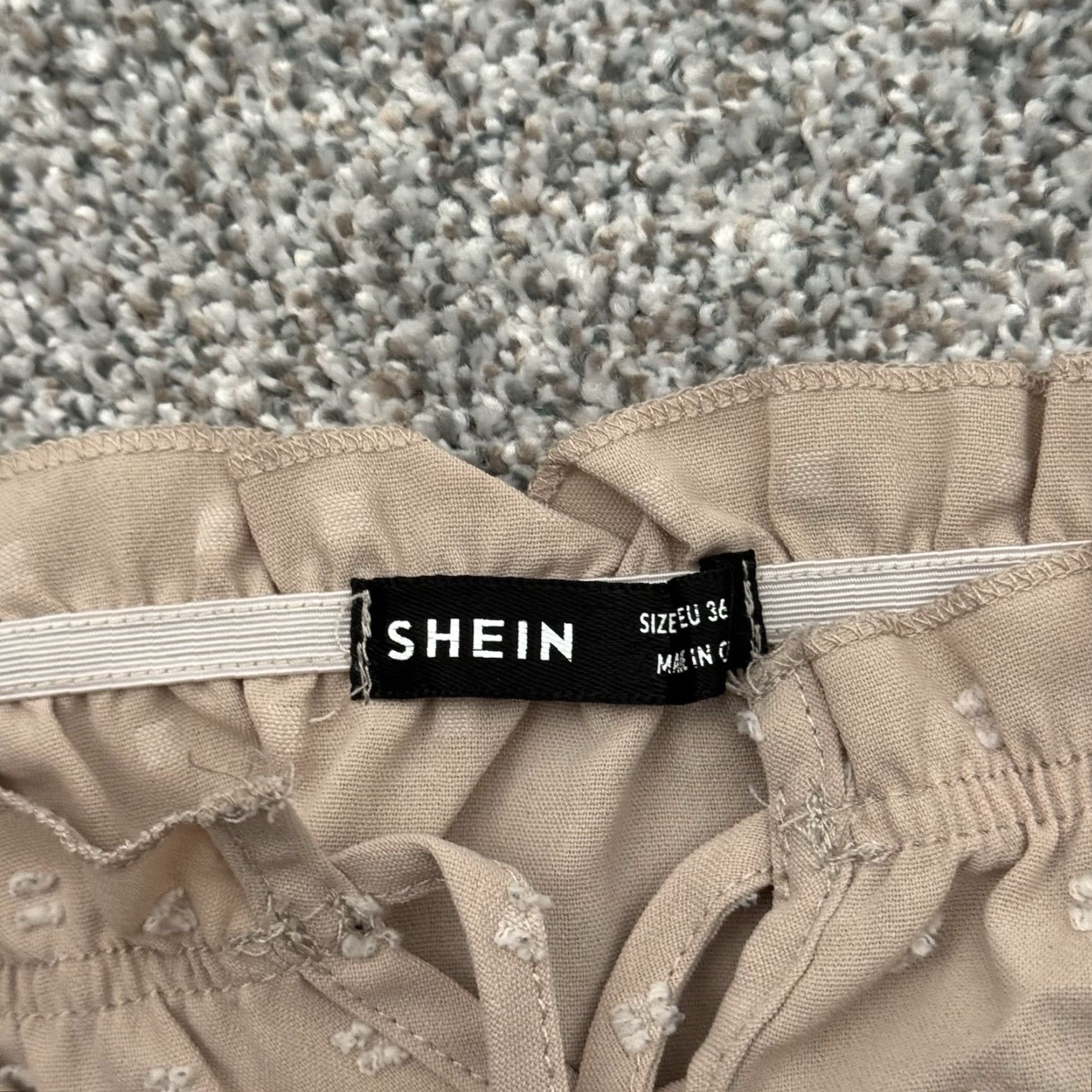 Shein SheIn Crop Top Women Sz 4 Cropped Blouse Puff Sleeve Off the Shoulder Ruffle Clip Dot Polyester Brown Women VINTAGE? No — keep No Vintage per rule. Size S / US 4 / IT 40 - 5 Thumbnail