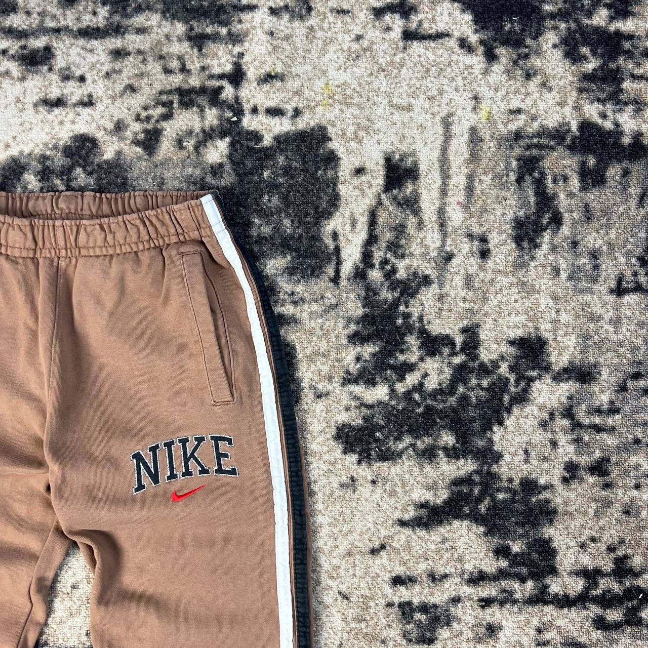 Nike Nike Big Embroidered Logo Baggy Sweatpants Size US 30 / EU 46 - 3 Thumbnail
