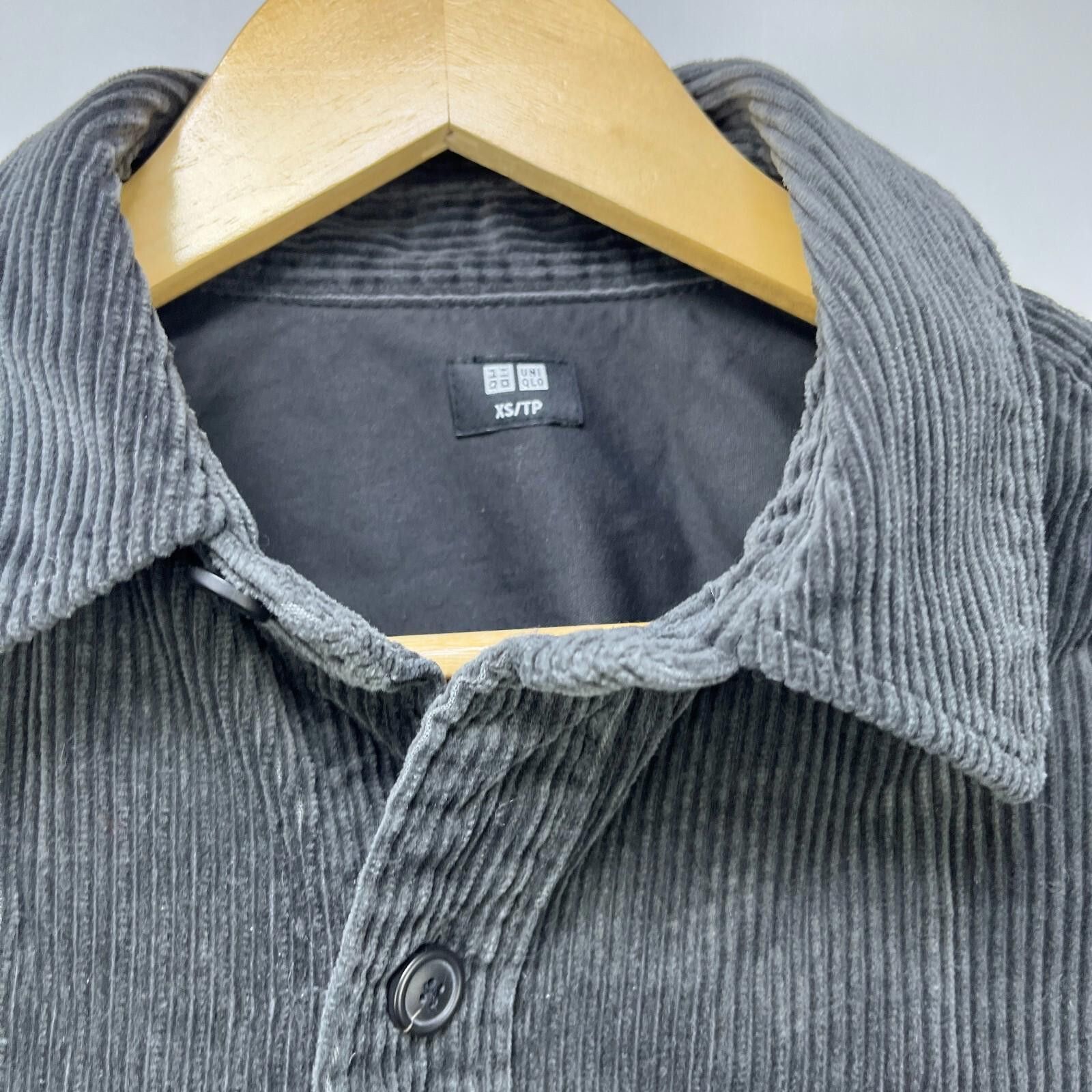 Uniqlo Uniqlo Corduroy Button Up Shirt XS Dark Gray Longsleeve Size US XS / EU 42 / 0 - 4 Thumbnail