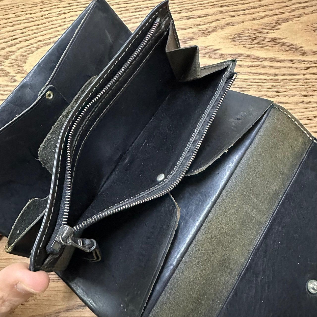 Japanese Brand Vintage Artisan Leather Wallet w/ Riri Zip & HATO Size ONE SIZE - 14 Thumbnail
