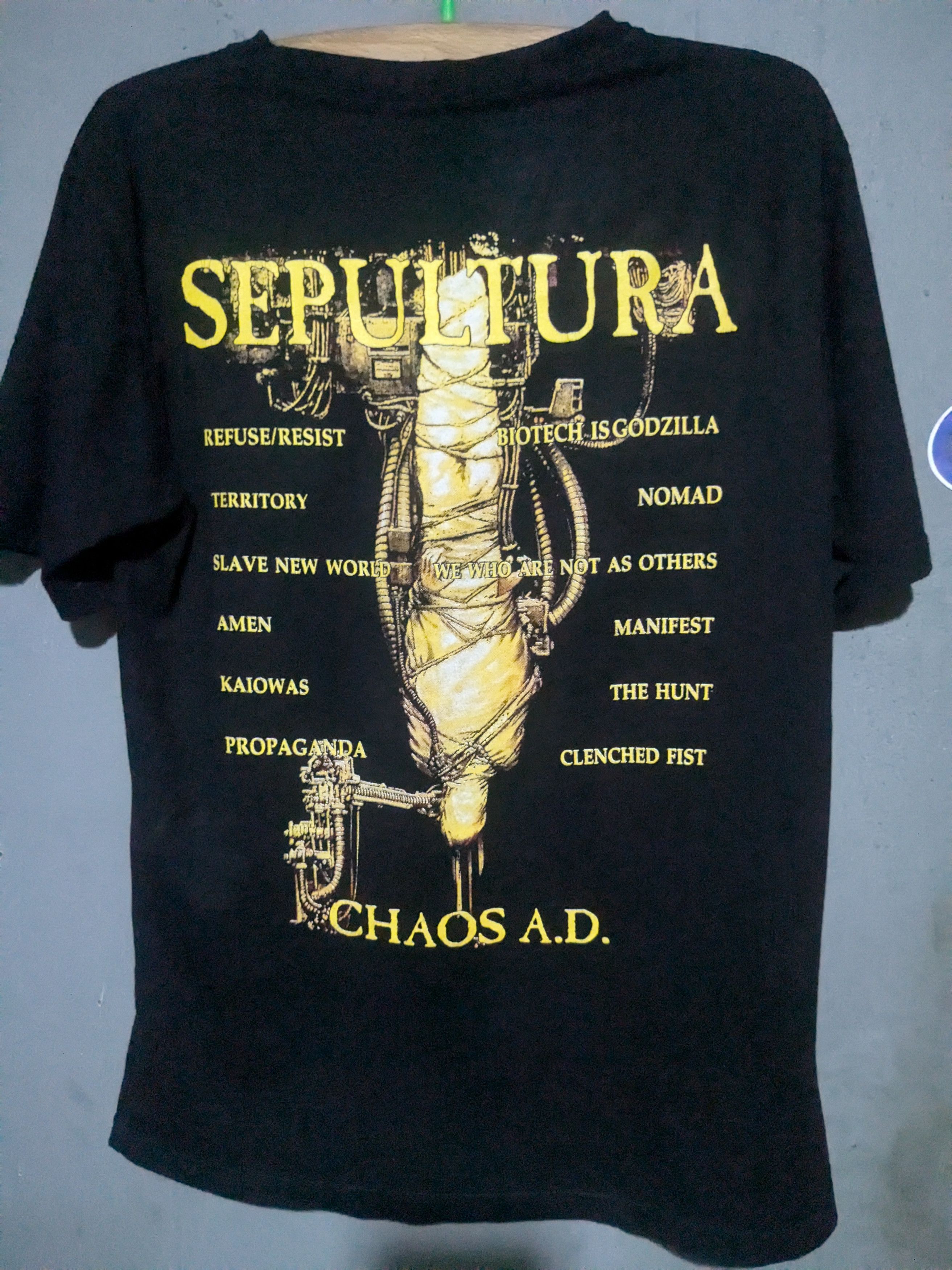 Other sepultura chaos ad tshirt medium with backhit Size US M / EU 48-50 / 2 - 6 Thumbnail