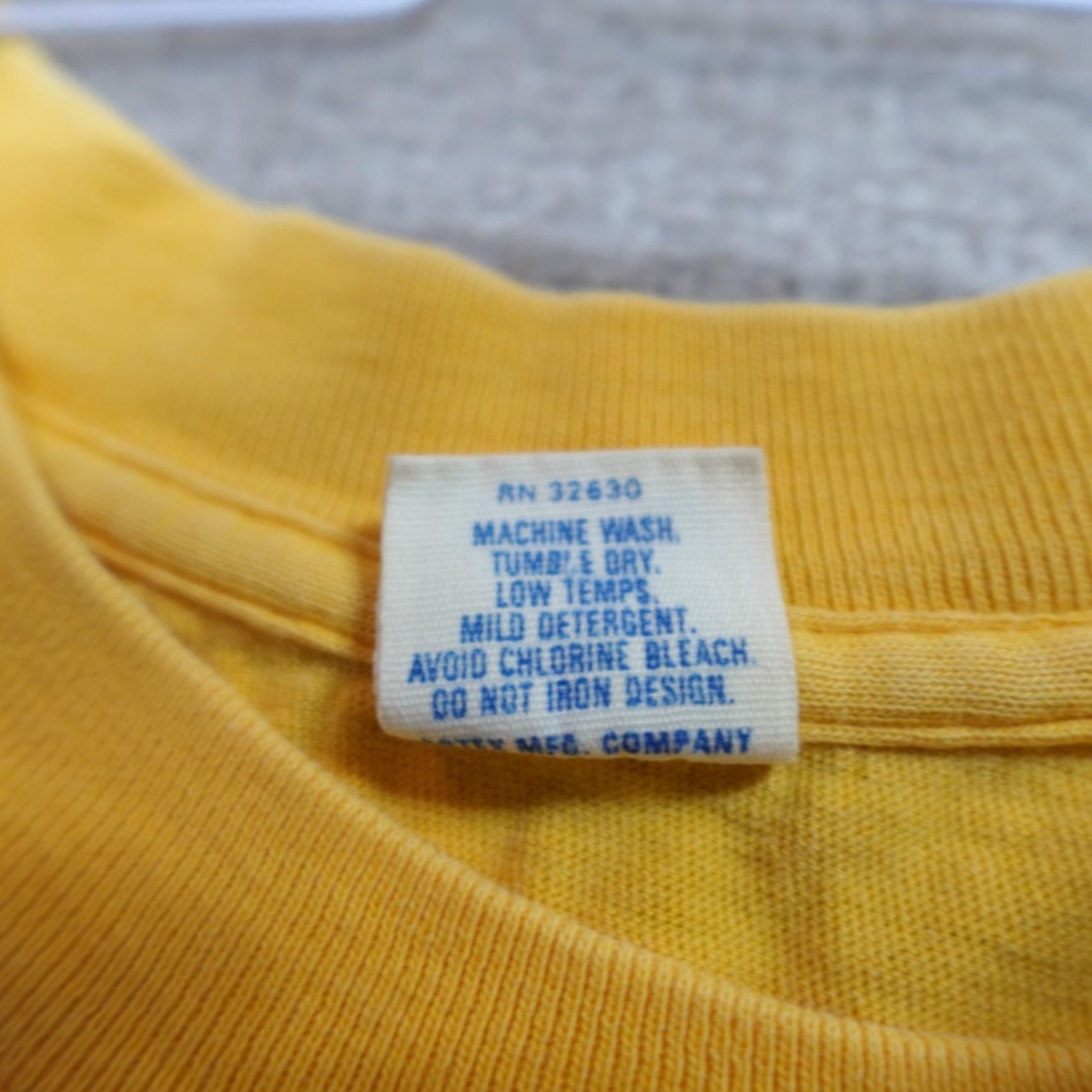 Vintage VINTAGE American Vintage Shirt XS Crew Neck Short Sleeve USA Yellow Men XS USA Made West Point Browne Artex Single Stitch Size US XS / EU 42 / 0 - 4 Thumbnail