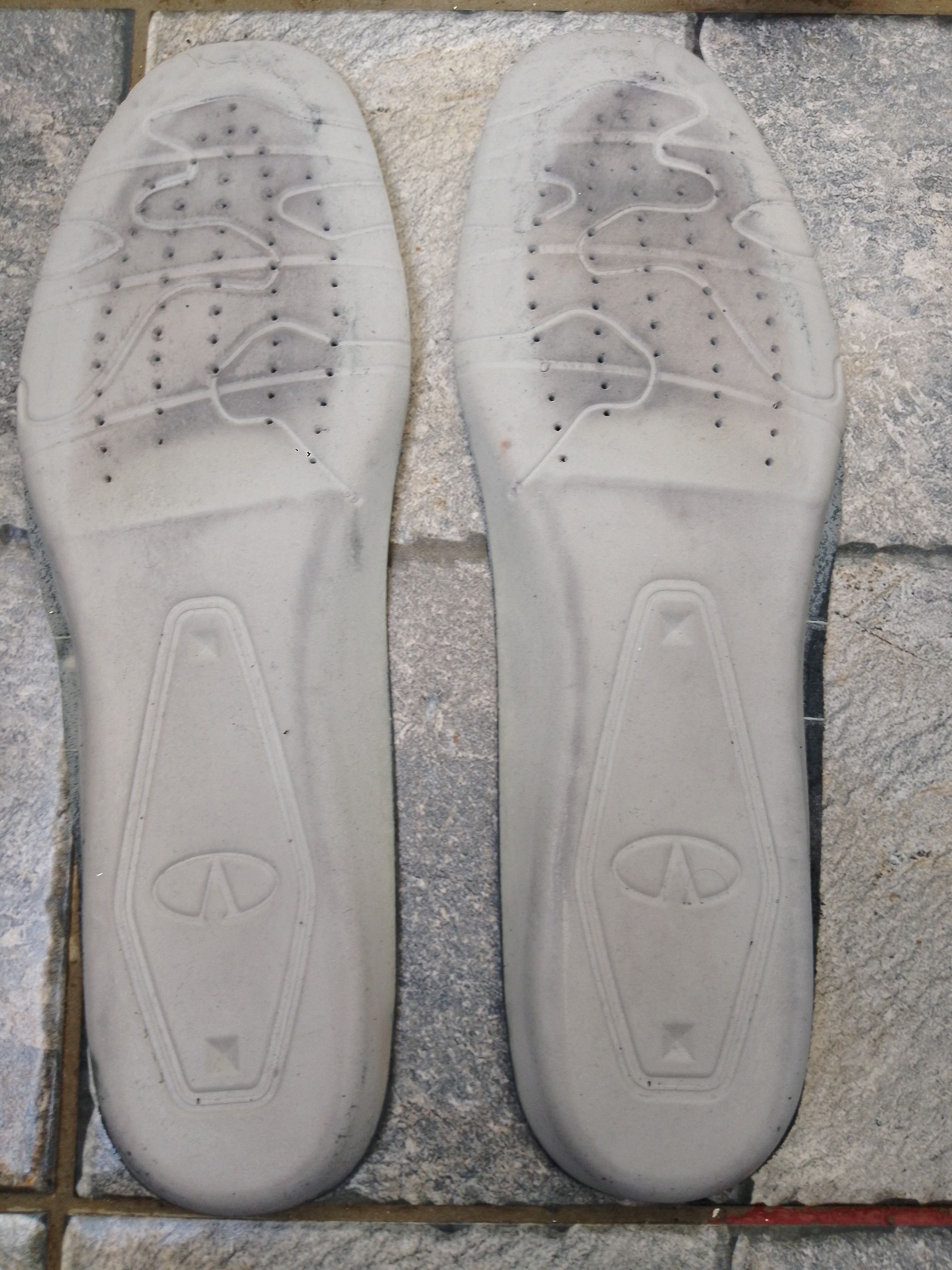 Valentino Valentino garavani v logo signature driving shoes Size US 10 / EU 43 - 16 Thumbnail