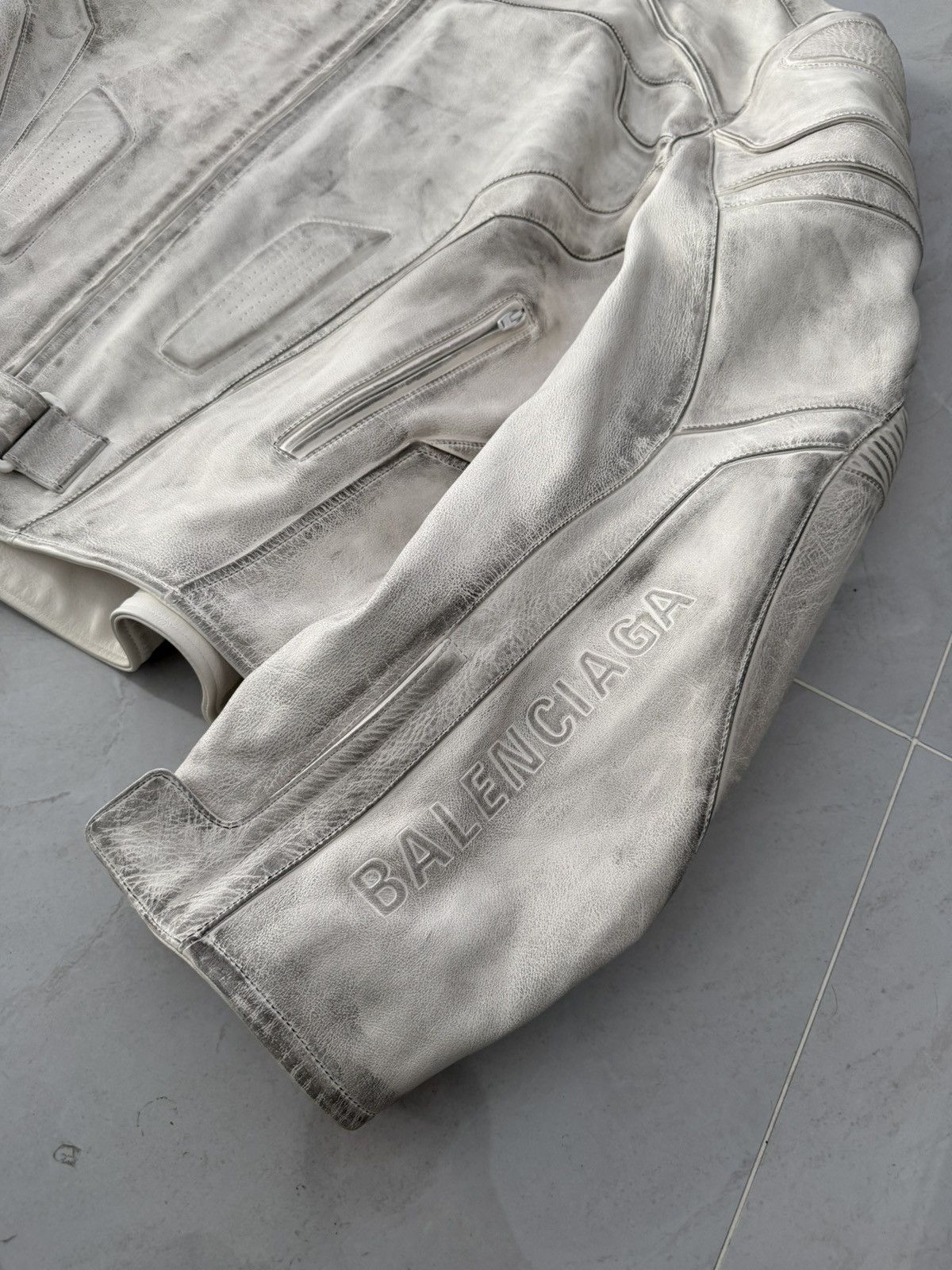 Balenciaga Balenciaga SS23White Runway Moto Jacket Sz.3 Size US L / EU 52-54 / 3 - 4 Thumbnail