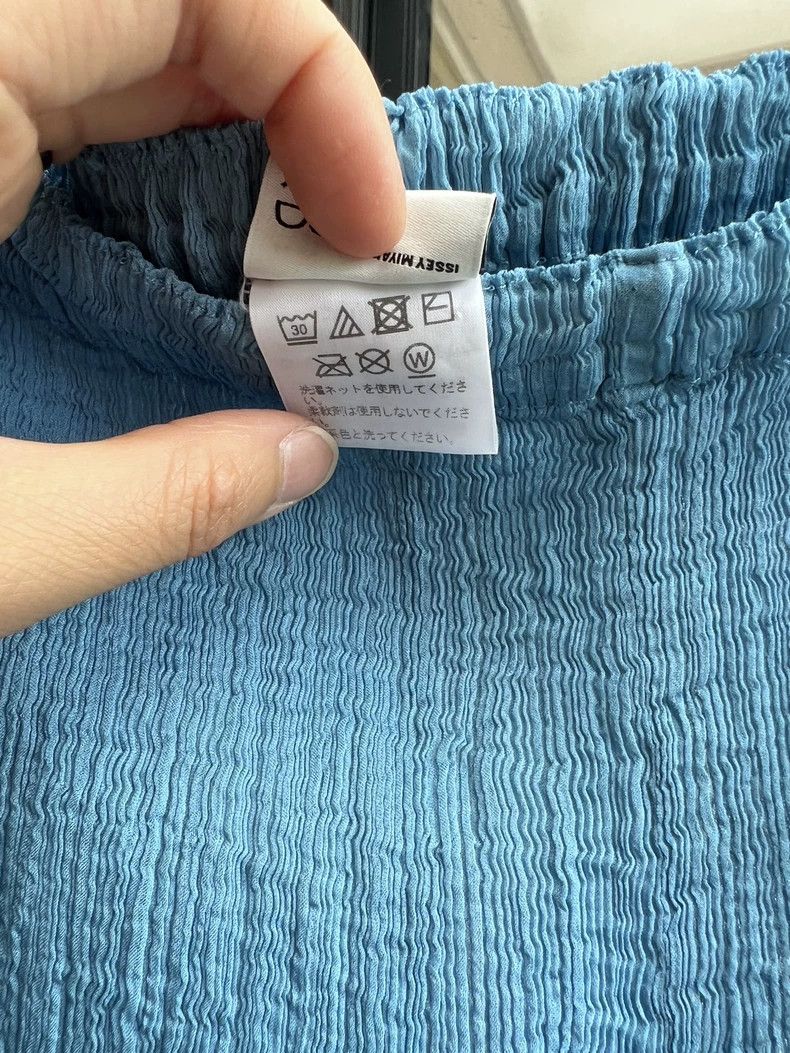 Issey Miyake Issey Miyake size:one size Blue crepe short-sleeved shirt Size S / US 4 / IT 40 - 8 Thumbnail