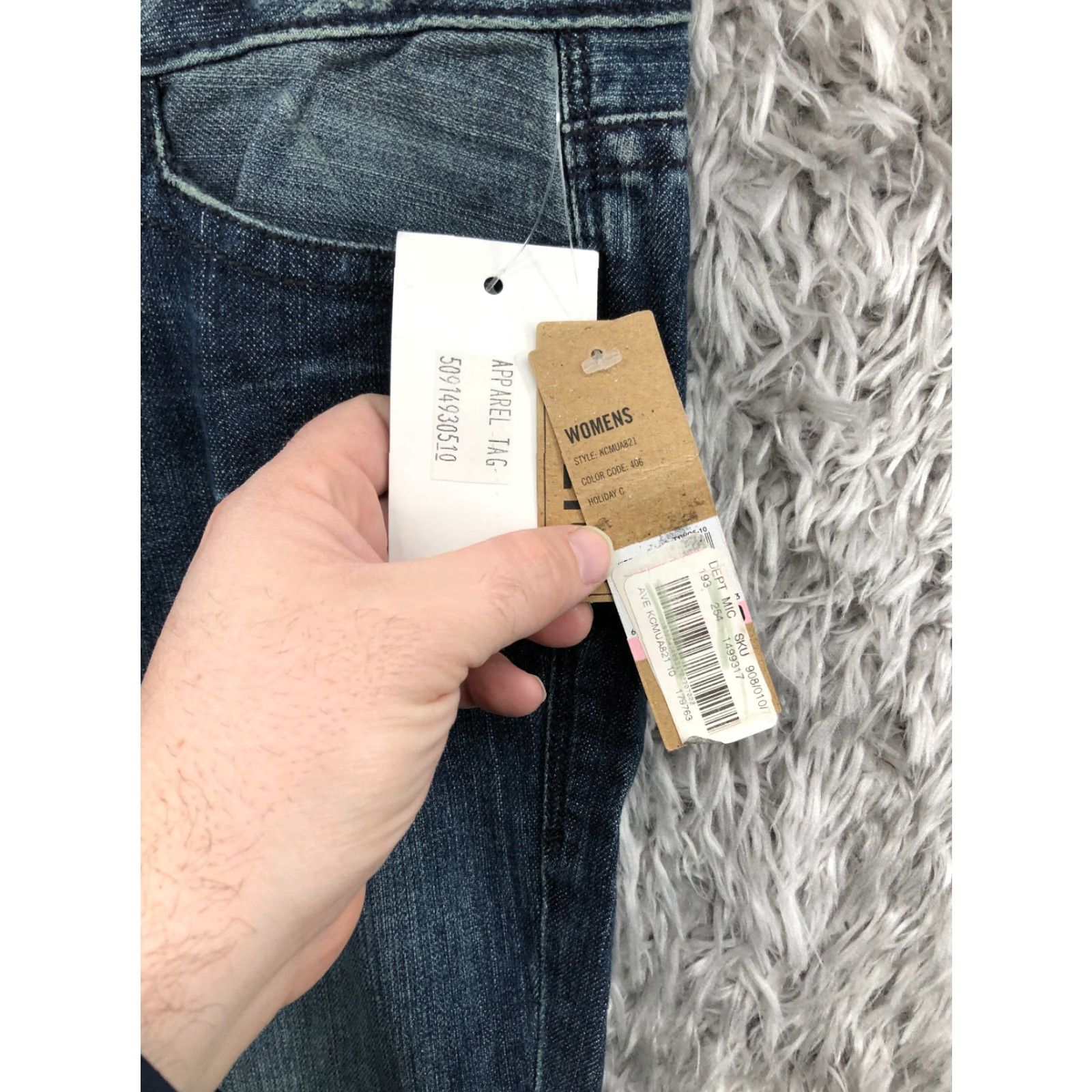 DKNY DKNY Ave B Jeans 10 Womens Low Rise Slim Straight Dark Wash Blue Denim Jeans Women 10 DKNY Avenue B Dark Denim Slim Straight 5-Pocket Womens Size 32" / US 10 / IT 46 - 6 Thumbnail