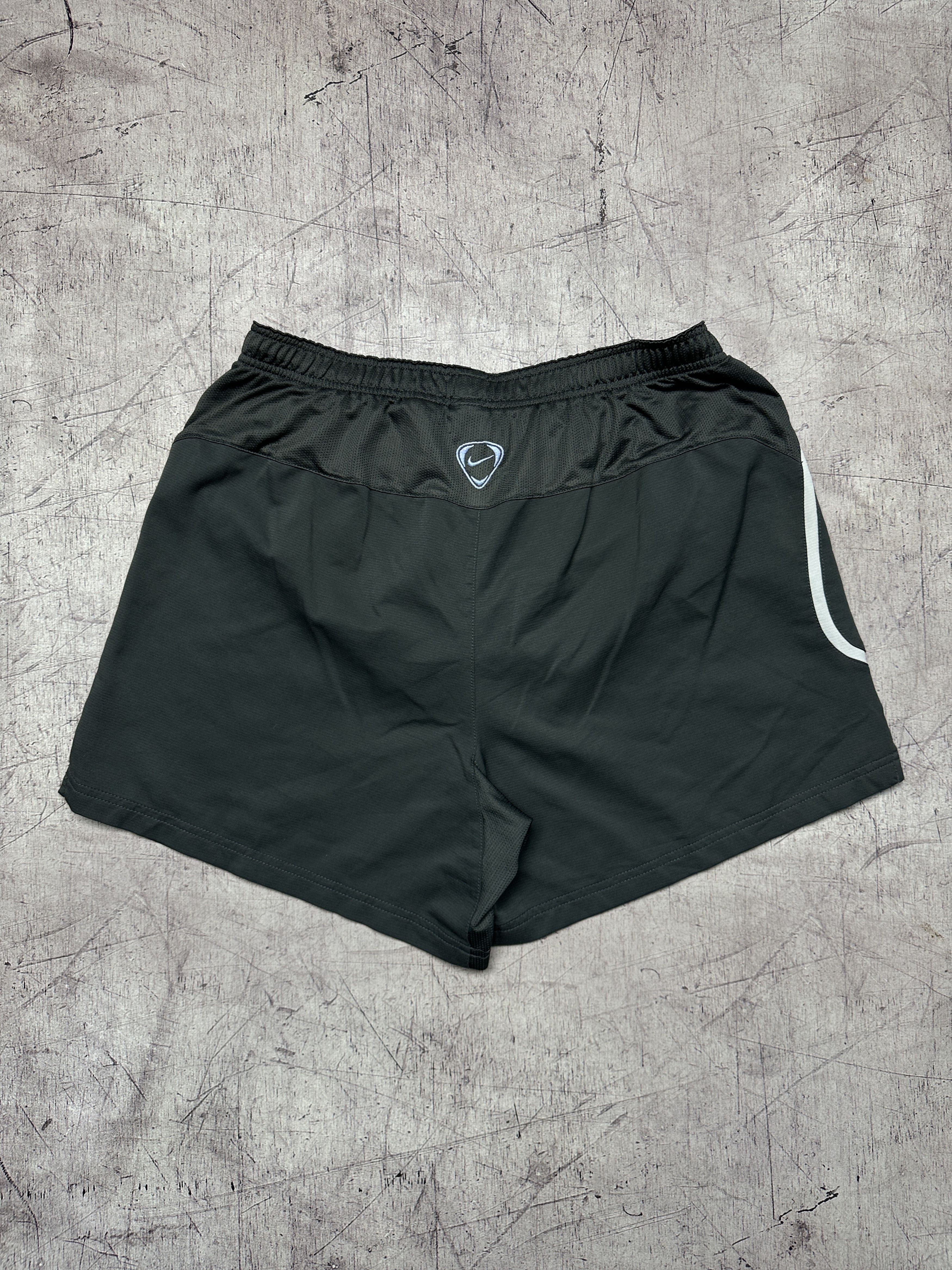 Nike Nike Vintage Mens Nylon Shorts Size US 36 / EU 52 - 10 Thumbnail