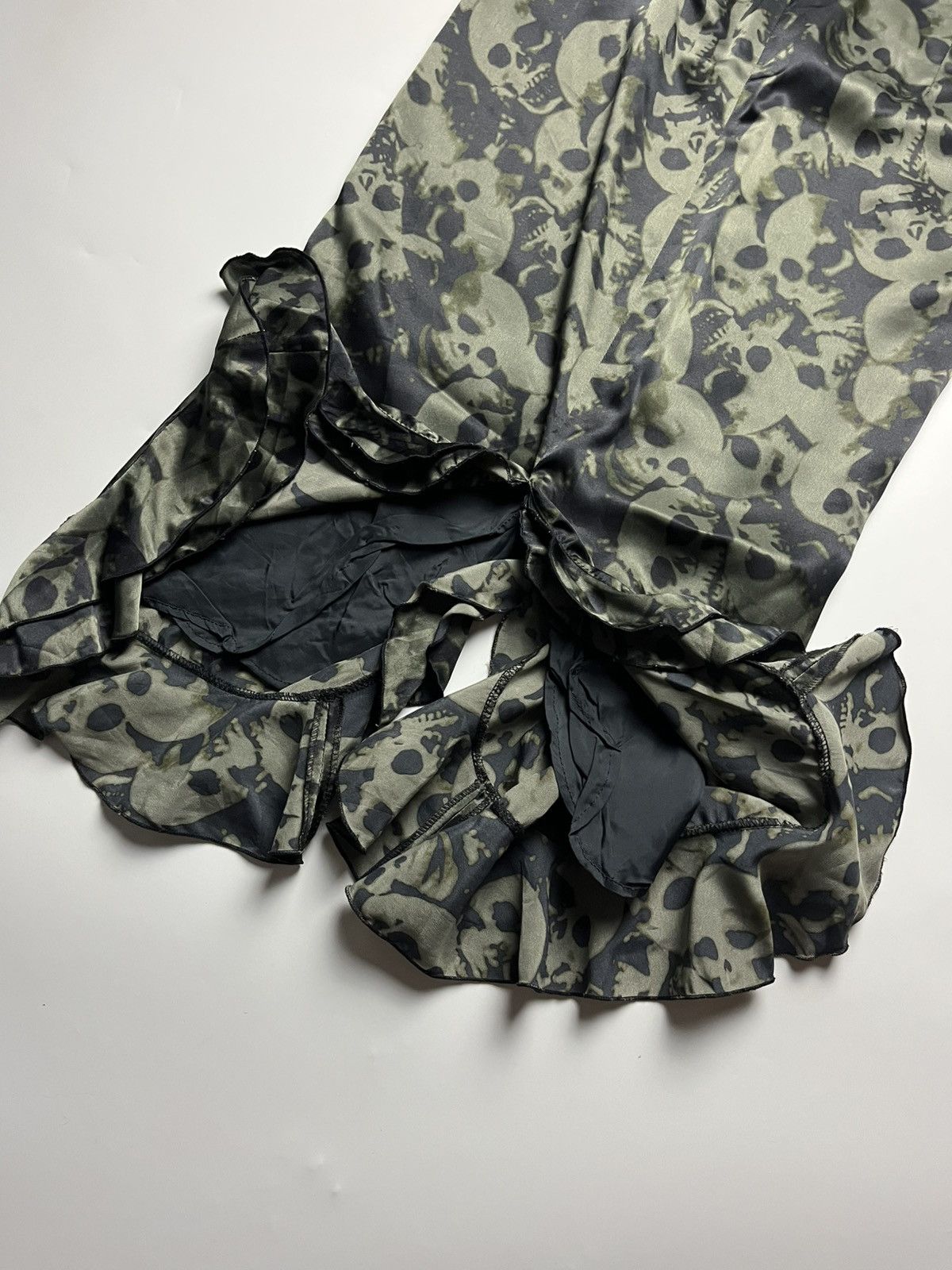 Hysteric Glamour Archive Hysteric Glamour Skull AOP Ruffle Hem Maxi Skirt Size 26" / US 2 / IT 38 - 7 Thumbnail