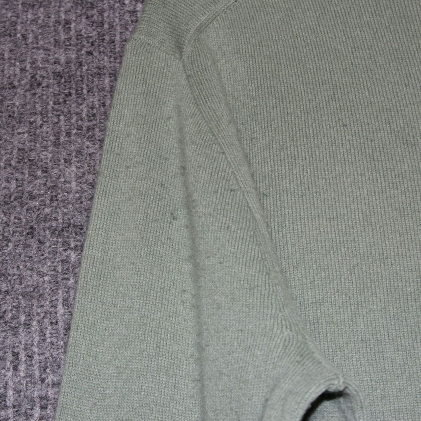 J.Crew VINTAGE? No. J. Crew Mens Crew Neck Cashmere Sweater Green Sage 100% Cashmere Size M Knit Size US M / EU 48-50 / 2 - 7 Thumbnail