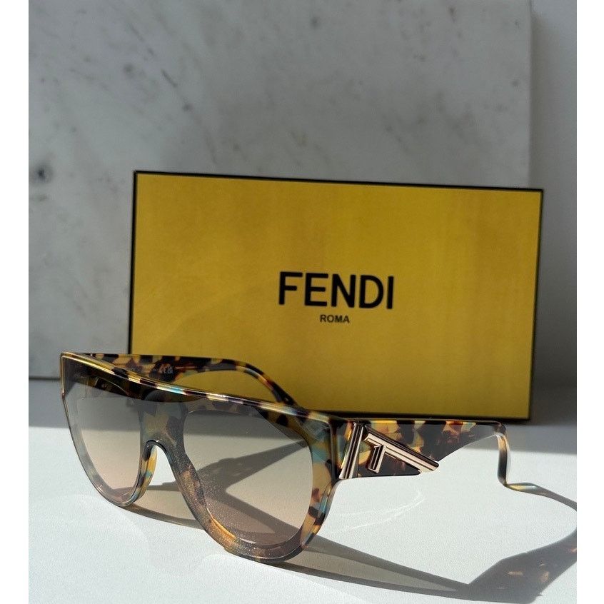 Fendi NEW Fendi FE40150I Way Tortoise Brown Flat Top 