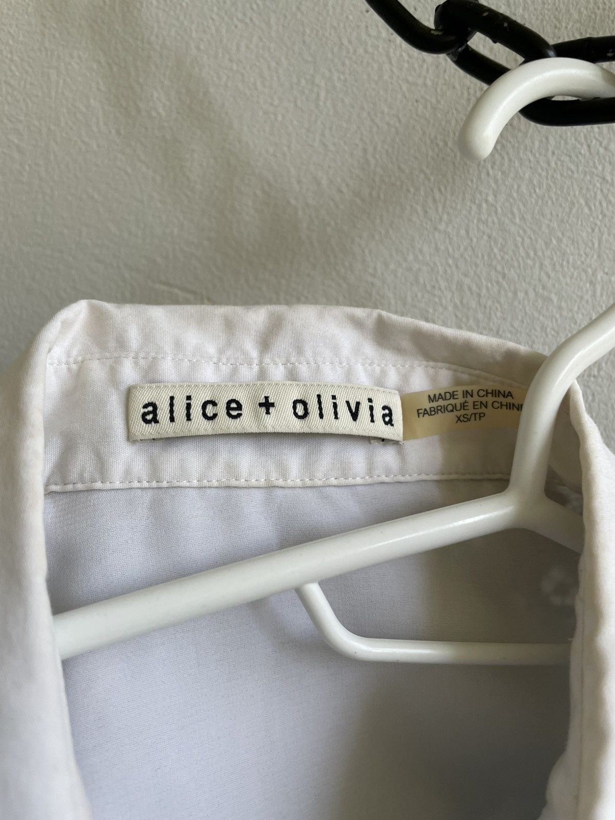 Alice + Olivia Alice + Olivia Shirt Long Sleeve Button Blouse Top Pullover Size XS / US 0-2 / IT 36-38 - 6 Thumbnail