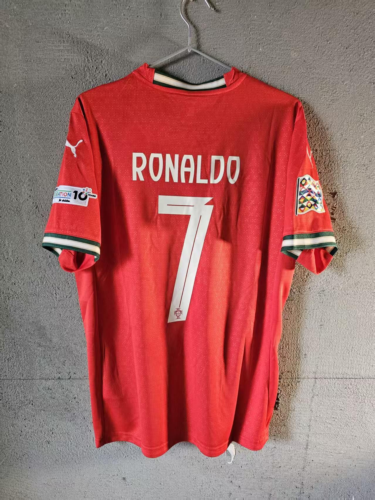 Other 25 Portugal C Ronaldo Jersey Home Size US L / EU 52-54 / 3 - 2 Thumbnail