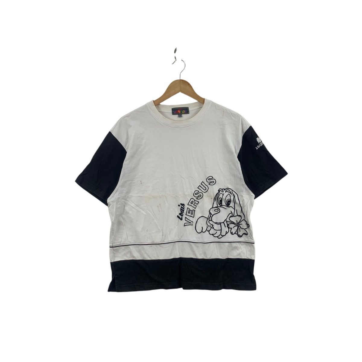 Vintage Vintage LOUIS VERSUS ITALY Dog Embroidered Logo Tee Shirt Size M / US 6-8 / IT 42-44 - 1 Thumbnail