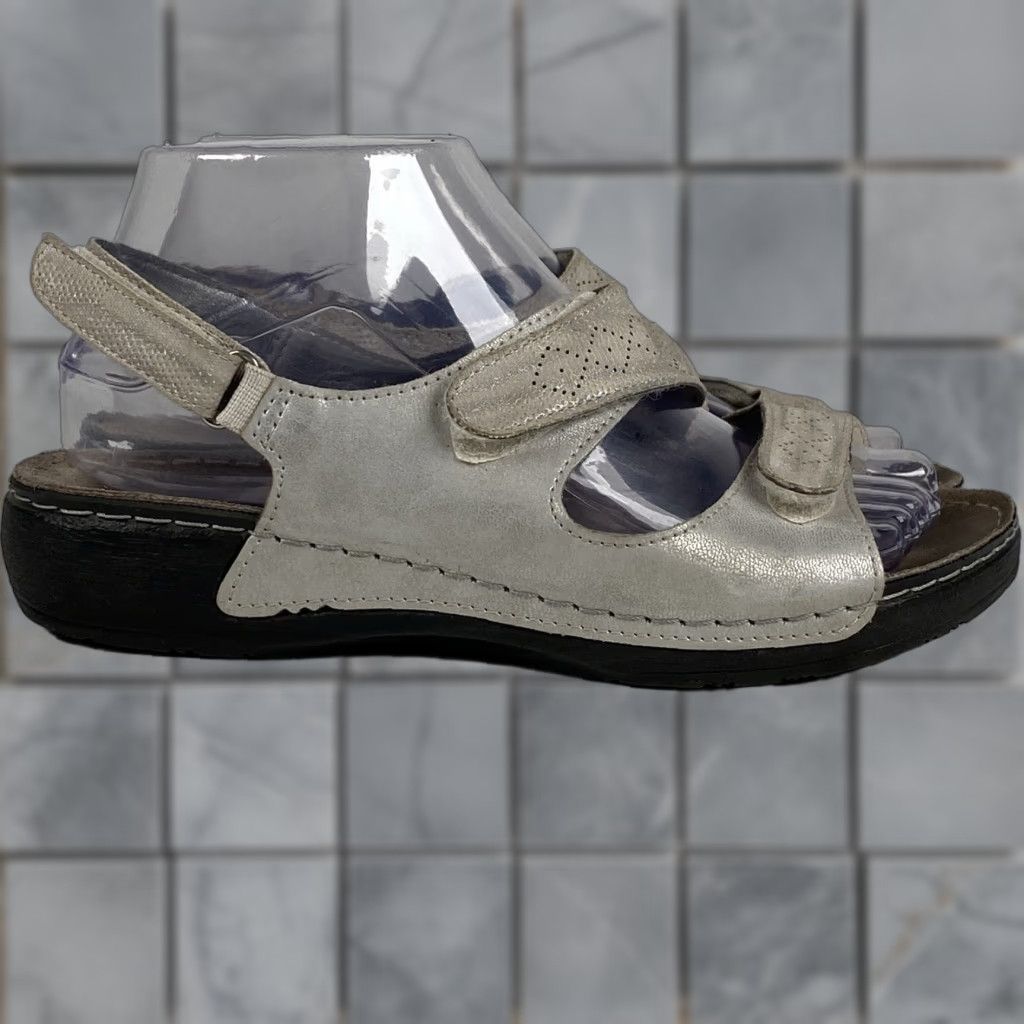 Vintage Naot Sandal Women Leather Ankle Strap Flat Rubber Insole Hook & Loop 38 Brown 8 EU 38 Size Footbed Sandals Accessories Size US 8 / IT 38 - 1 Thumbnail