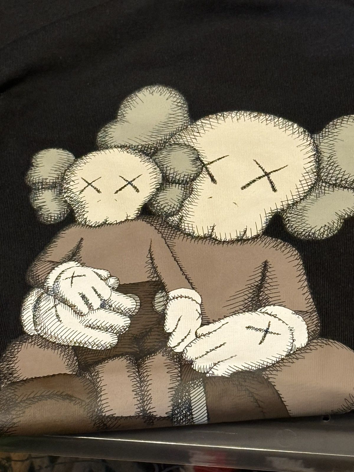 Kaws × Uniqlo KAWS x Uniqlo T-shirt (Asia Sizing) Black Size M (US Size S) Size US S / EU 44-46 / 1 - 4 Thumbnail