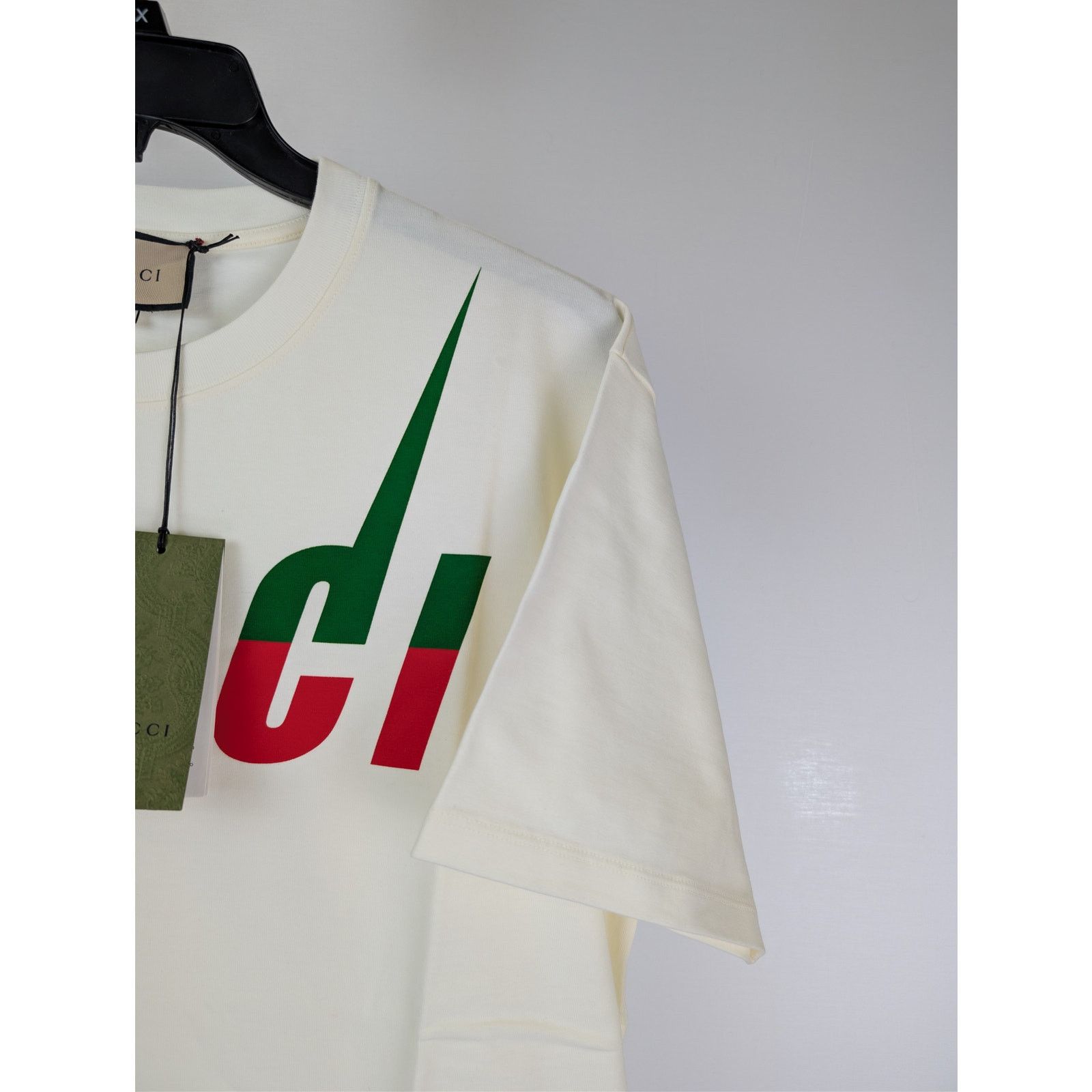 Gucci o1rshd1 Gucci Logo Tee T-Shirt in White/Cream Size US L / EU 52-54 / 3 - 6 Thumbnail