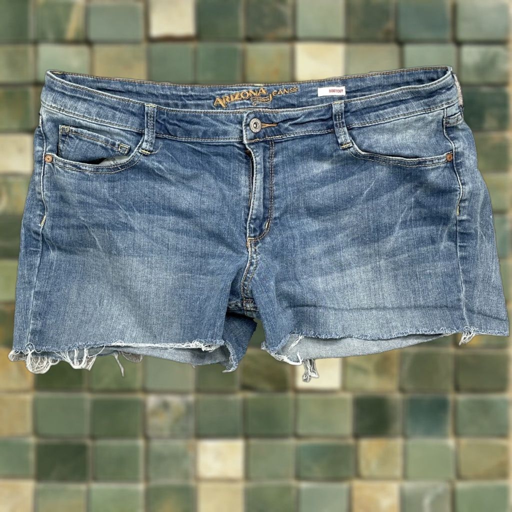 Vintage VINTAGE Arizona Jean Shorts Womens 19 Raw Hem Y2K Retro Daisy 90's American Preppy Rodeo Shirt? Size 40" / US 18 - 1 Thumbnail