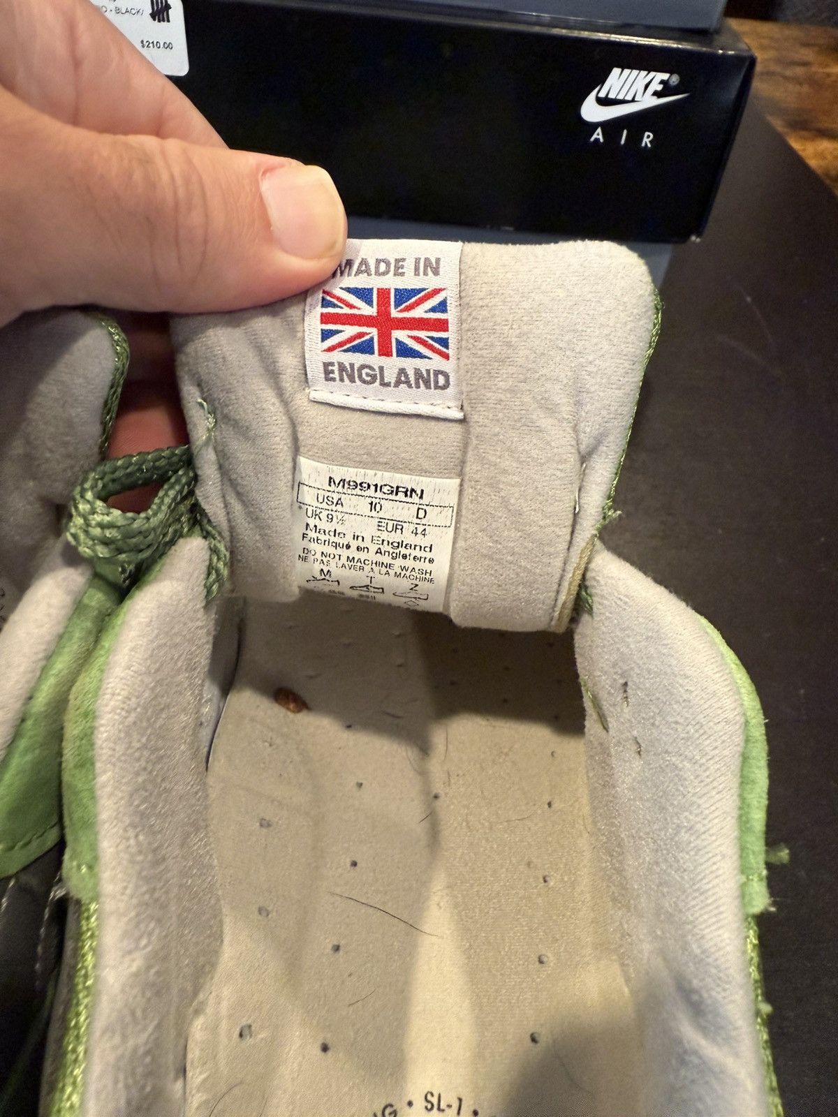 New Balance New Balance 991 Made in UK Bright Green US10 Size US 10 / EU 43 - 8 Thumbnail