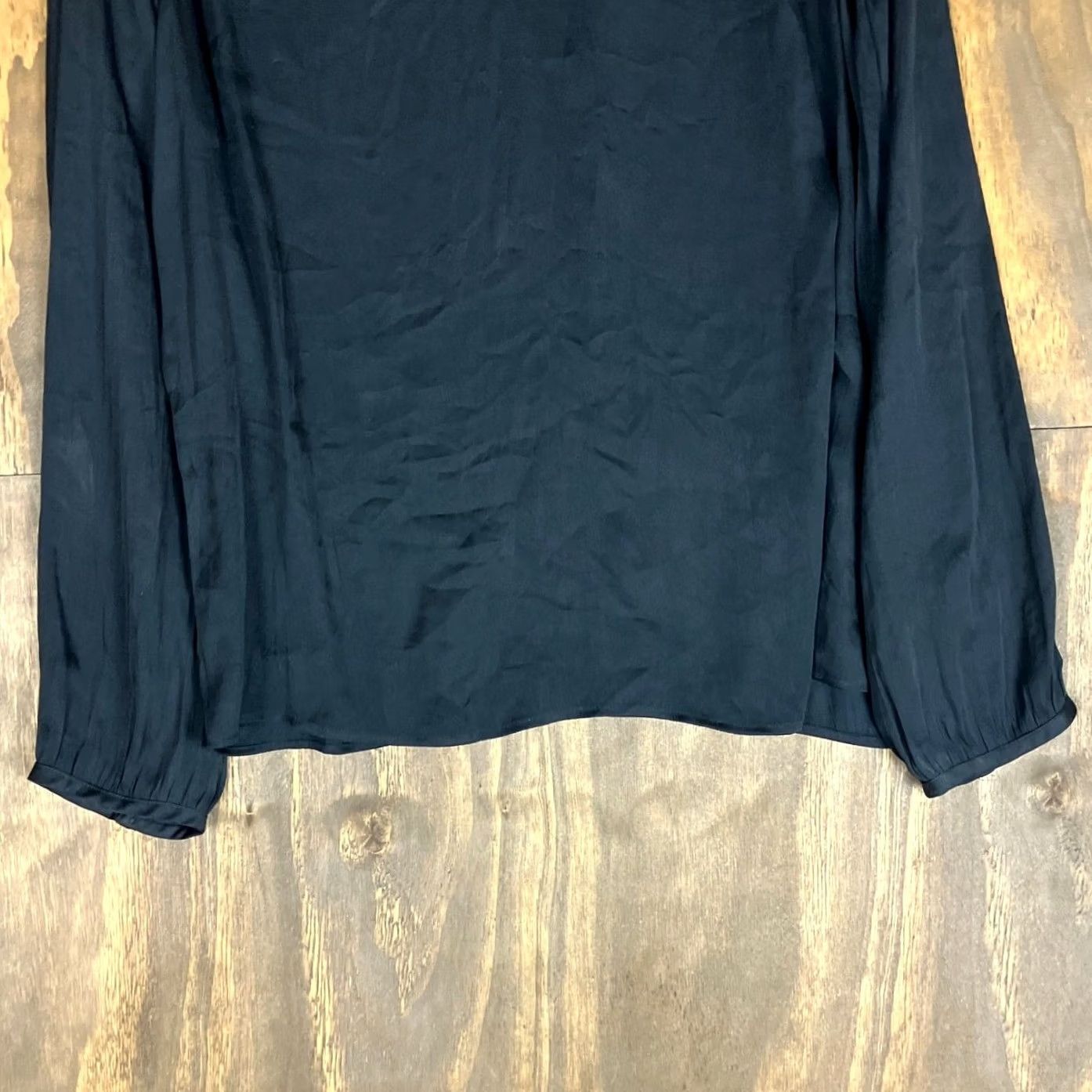 Banana Republic Banana Republic Blouse Black V-Neck Long Sleeve Sheer Lightweight M Women’s Shirt Size M / US 6-8 / IT 42-44 - 3 Thumbnail
