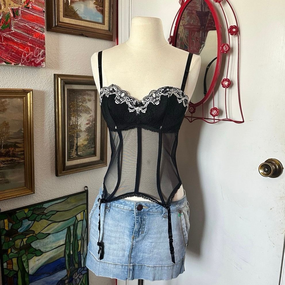 Victoria's Secret victorias secret black lace corset bralette top Size ONE SIZE - 1 Thumbnail