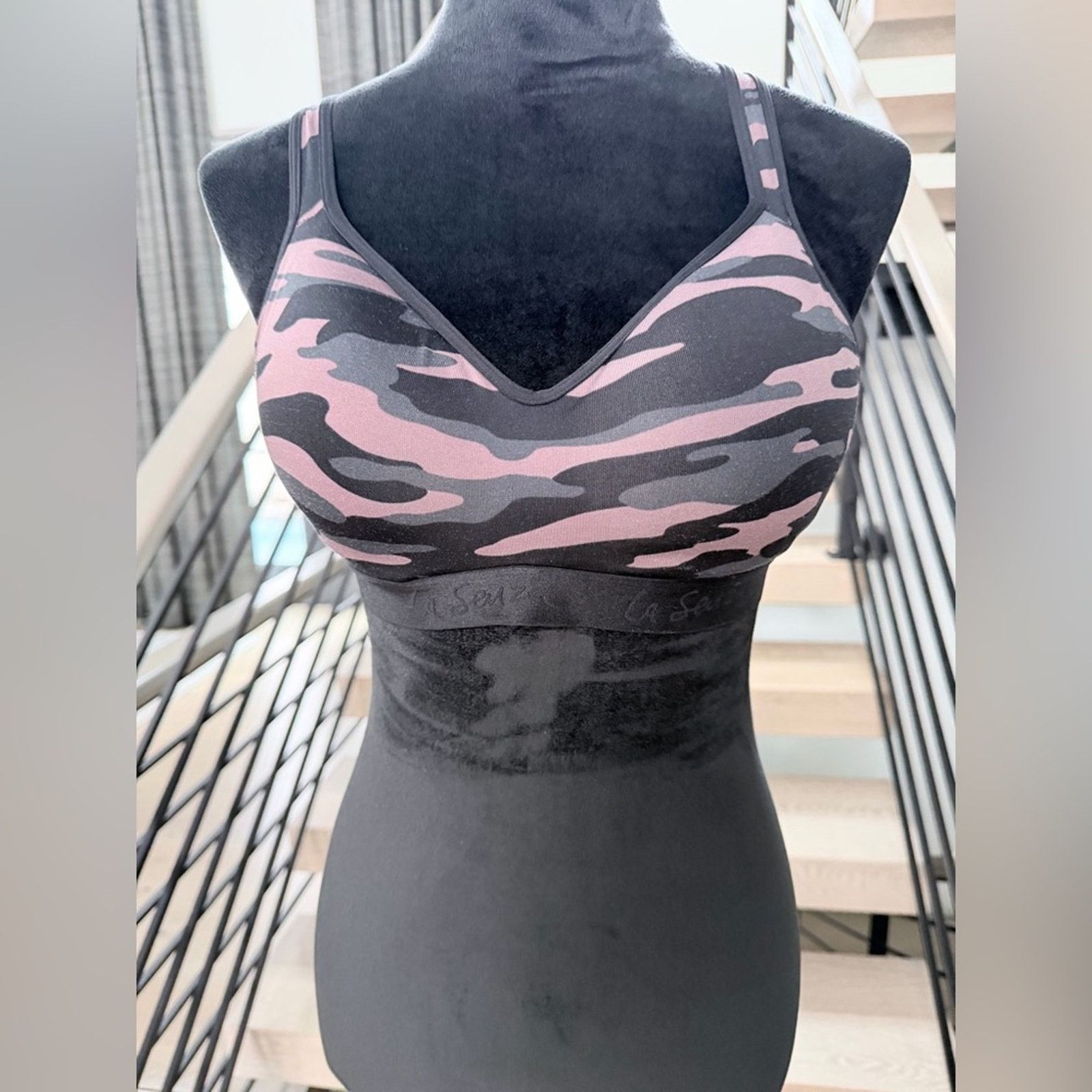 Other New Y2K Push Up Padded Camo Sports Gym Athletic Bra size S Size S / US 4 / IT 40 - 1 Thumbnail