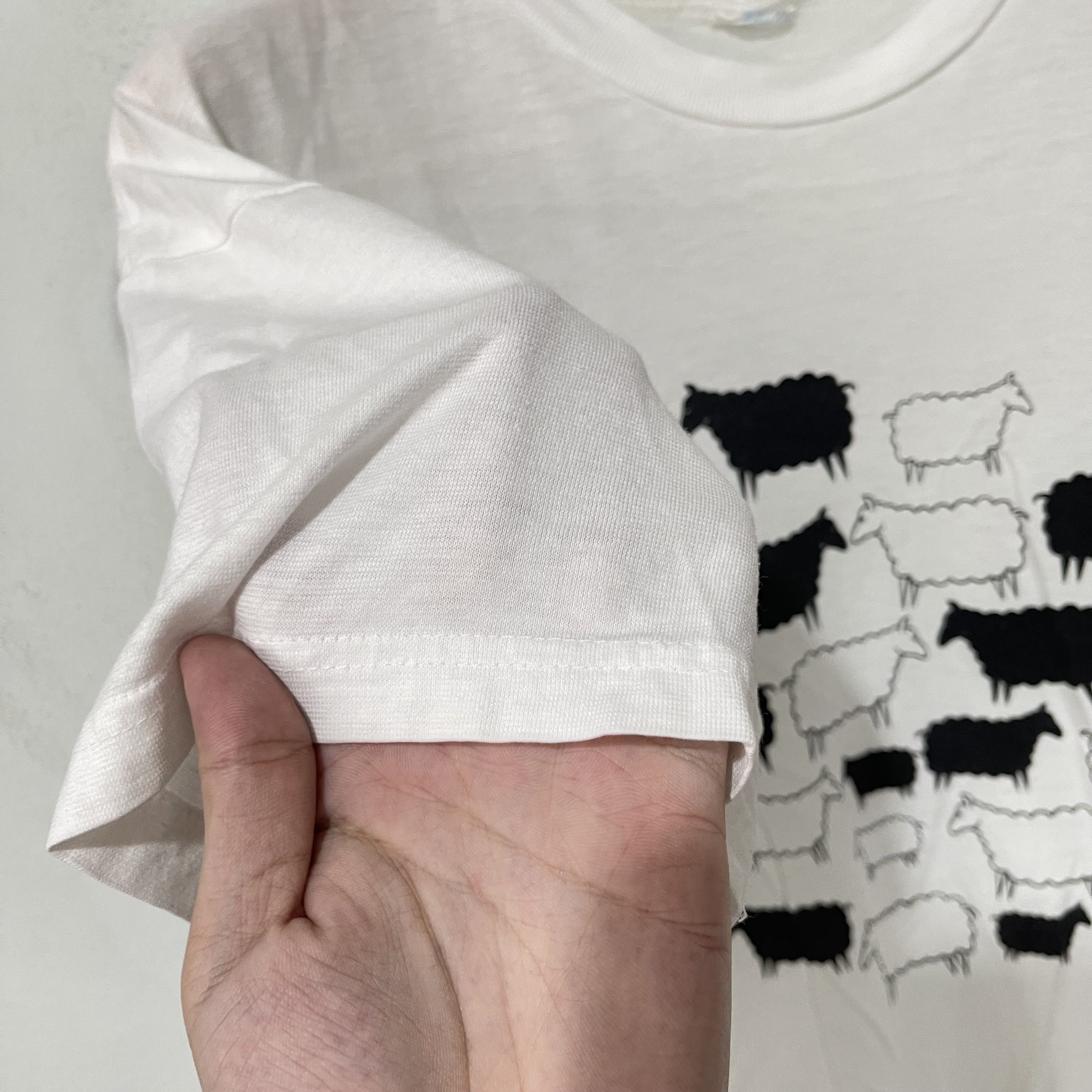 Vintage Vintage 90s Sheep Graphic T-Shirt Size US M / EU 48-50 / 2 - 6 Thumbnail