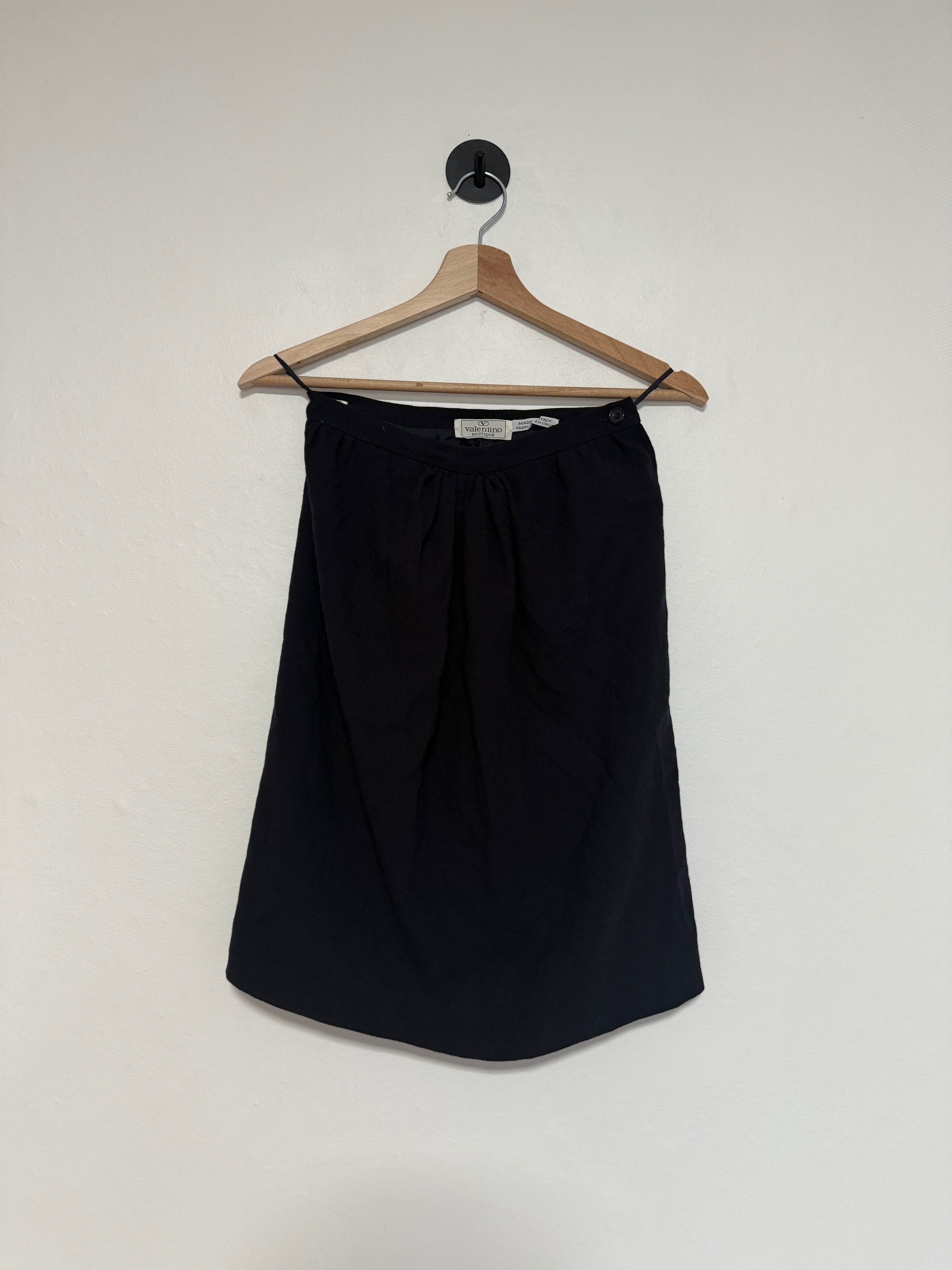 Valentino Black Mini Skirt Valentino 6us Size 28" / US 6 / IT 42 - 5 Thumbnail