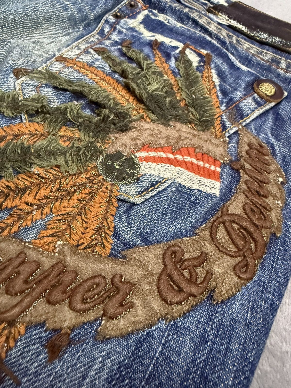 GOSTAR DE FUGA × LOWBOX Red Pepper Japan Native War Bonnet Embroidered Flared Jeans Size US 28 / EU 44 - 7 Thumbnail