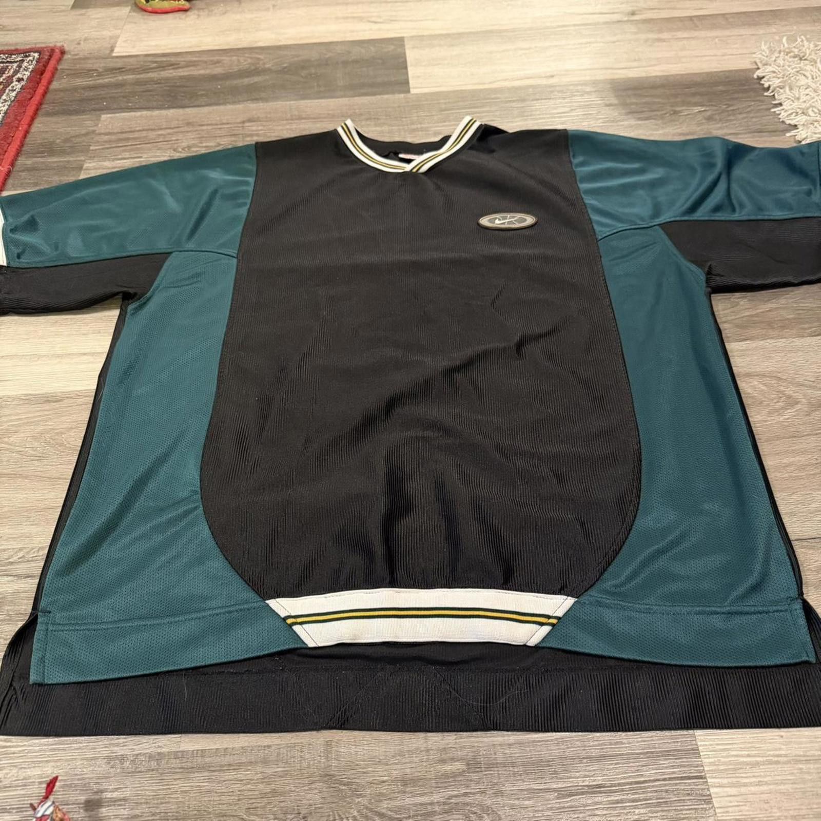 Nike Vintage nike athletic jersey style shirt 90s L/XL Size US L / EU 52-54 / 3 - 4 Thumbnail