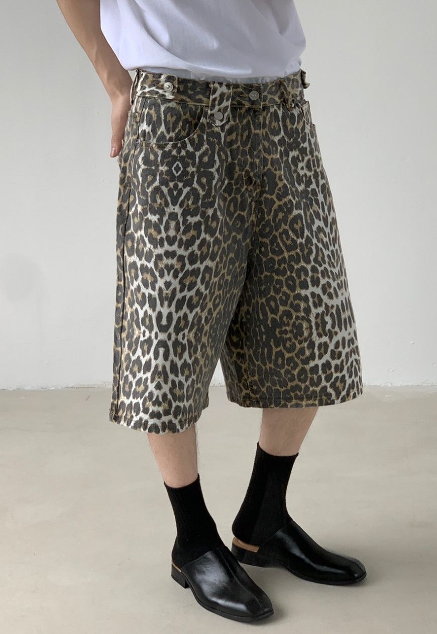 Other Men’s Camouflage leopard print denim shorts Size US 30 / EU 46 - 1 Thumbnail