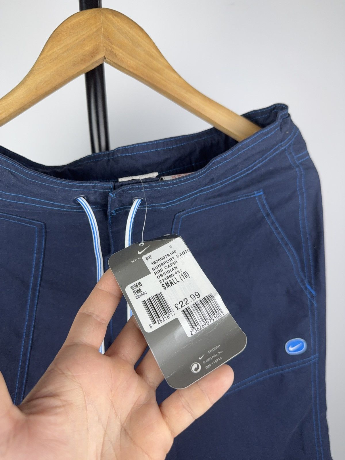 Nike Vintage Dead stock Retro Nike 00s Capri women’s 10 / S size Size 28" / US 6 / IT 42 - 6 Thumbnail