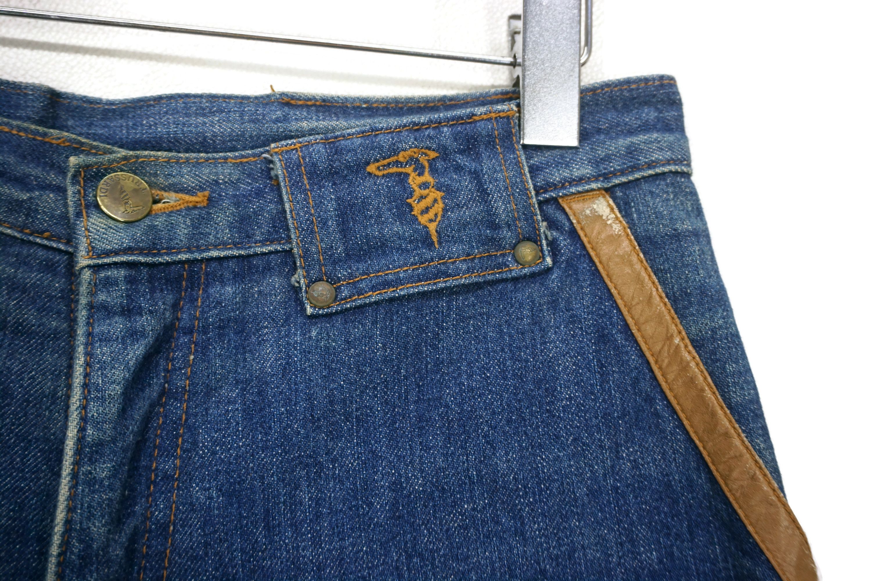 Trussardi Vintage Jeans Size W32xL30 High-Waisted Embroidered Logo Size US 32 / EU 48 - 4 Thumbnail