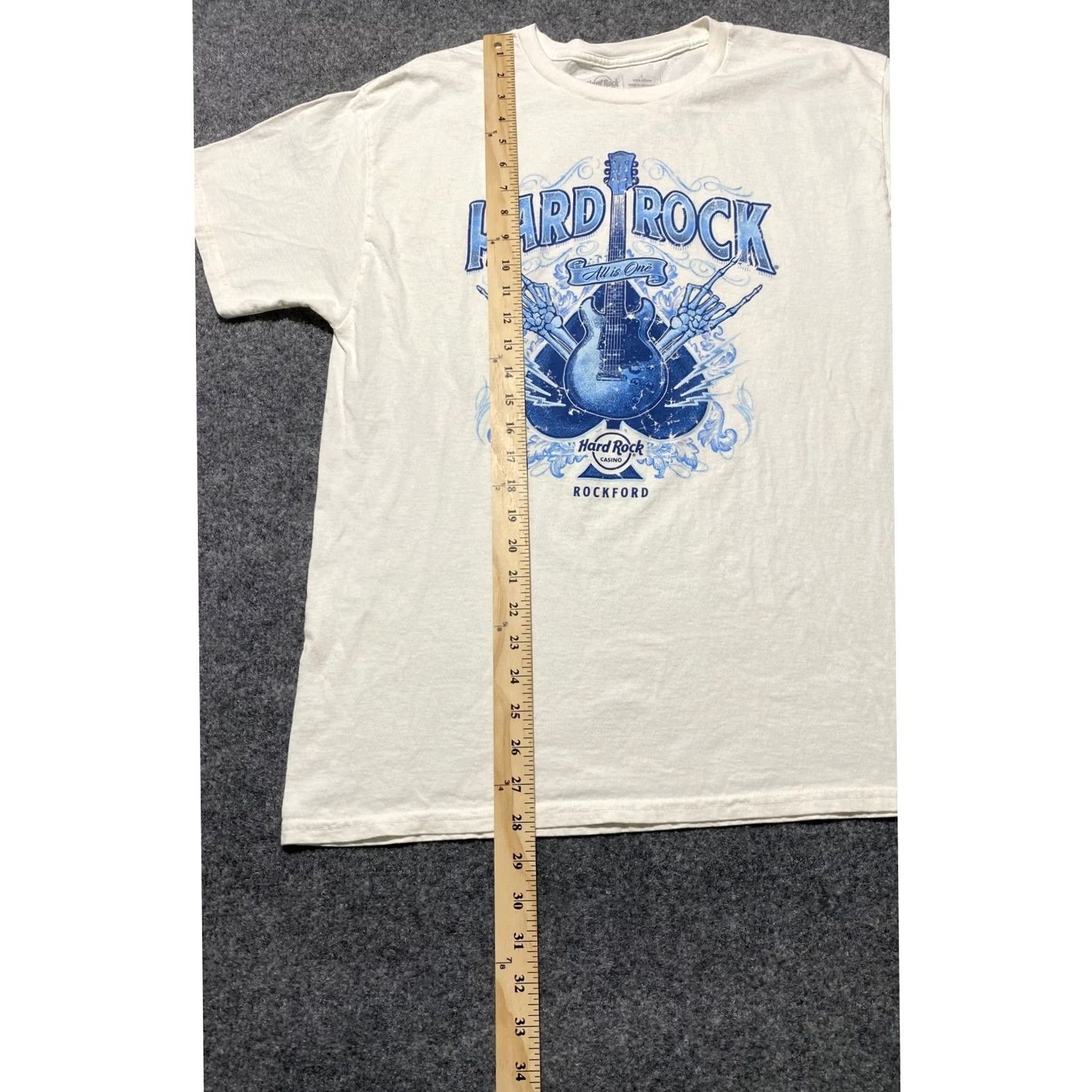 Hard Rock Cafe Hard Rock Cafe Rockford Casino Mens Large Cream Blue Guitar Graphic T-Shirt L Size US L / EU 52-54 / 3 - 3 Thumbnail