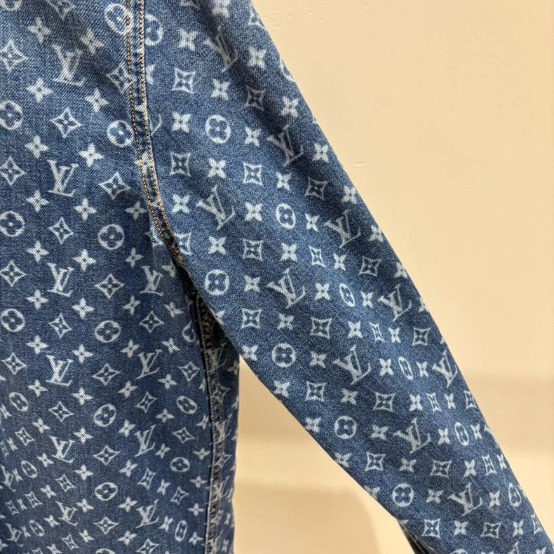 Louis Vuitton Louis Vuitton Denim Denim FW25 Full Print Shirt Size XS / US 0-2 / IT 36-38 - 4 Thumbnail