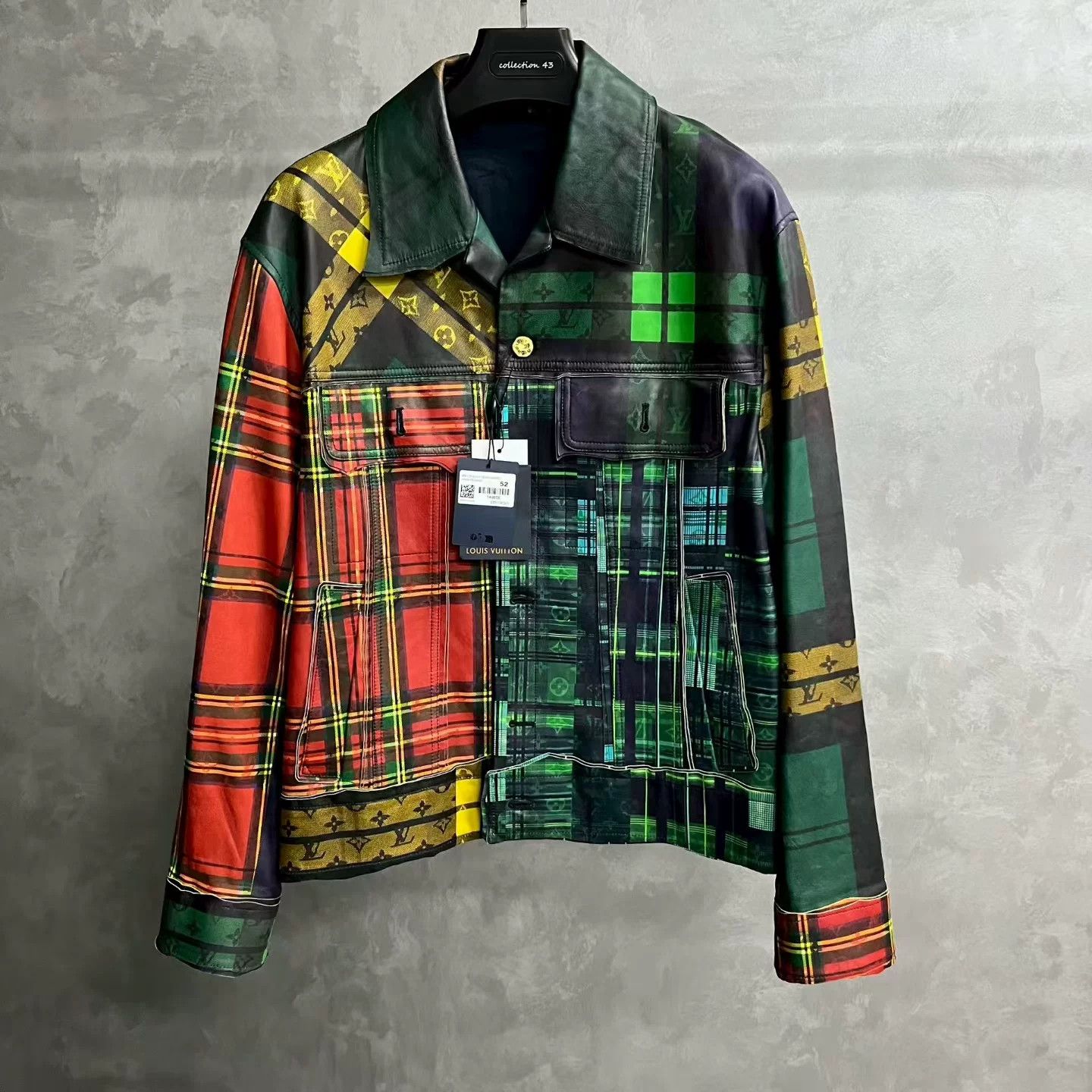 Louis Vuitton Louis Vuitton Multi Designer Casual Size 4XL / US 24-26 - 1 Thumbnail
