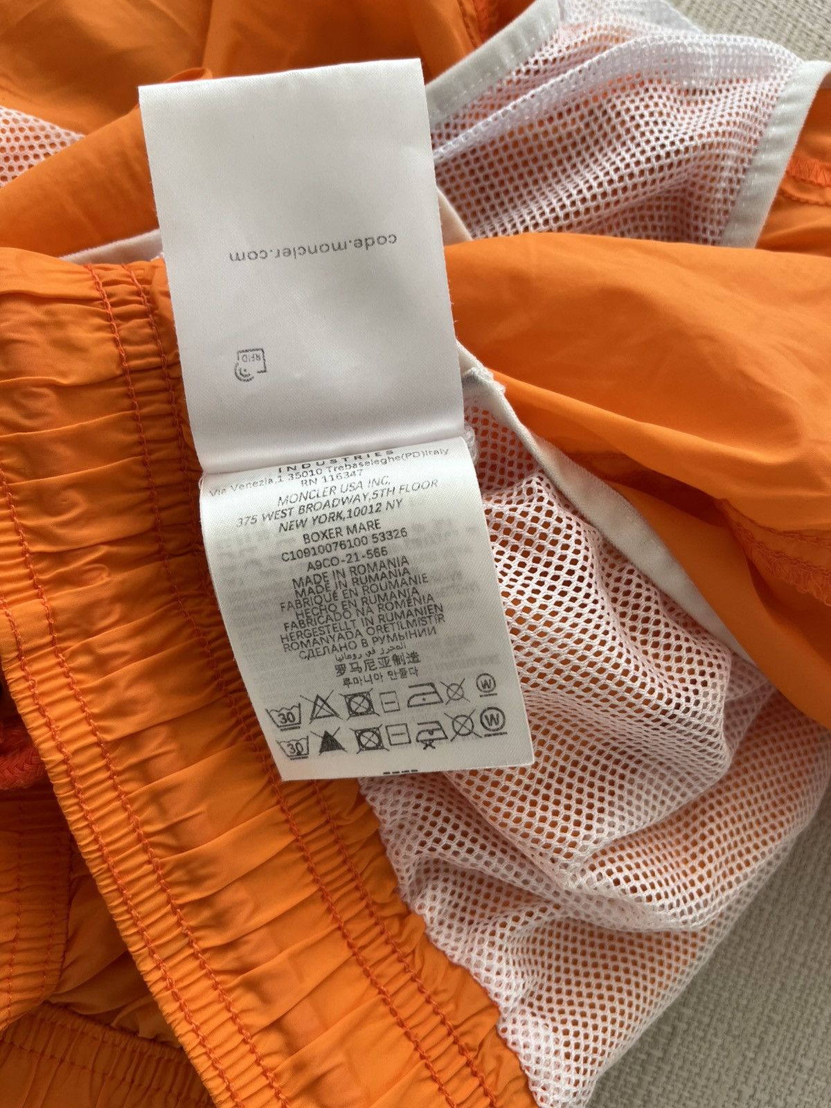Moncler Moncler Logo Patch Swim Shorts - Bright Orange Size US 30 / EU 46 - 4 Thumbnail