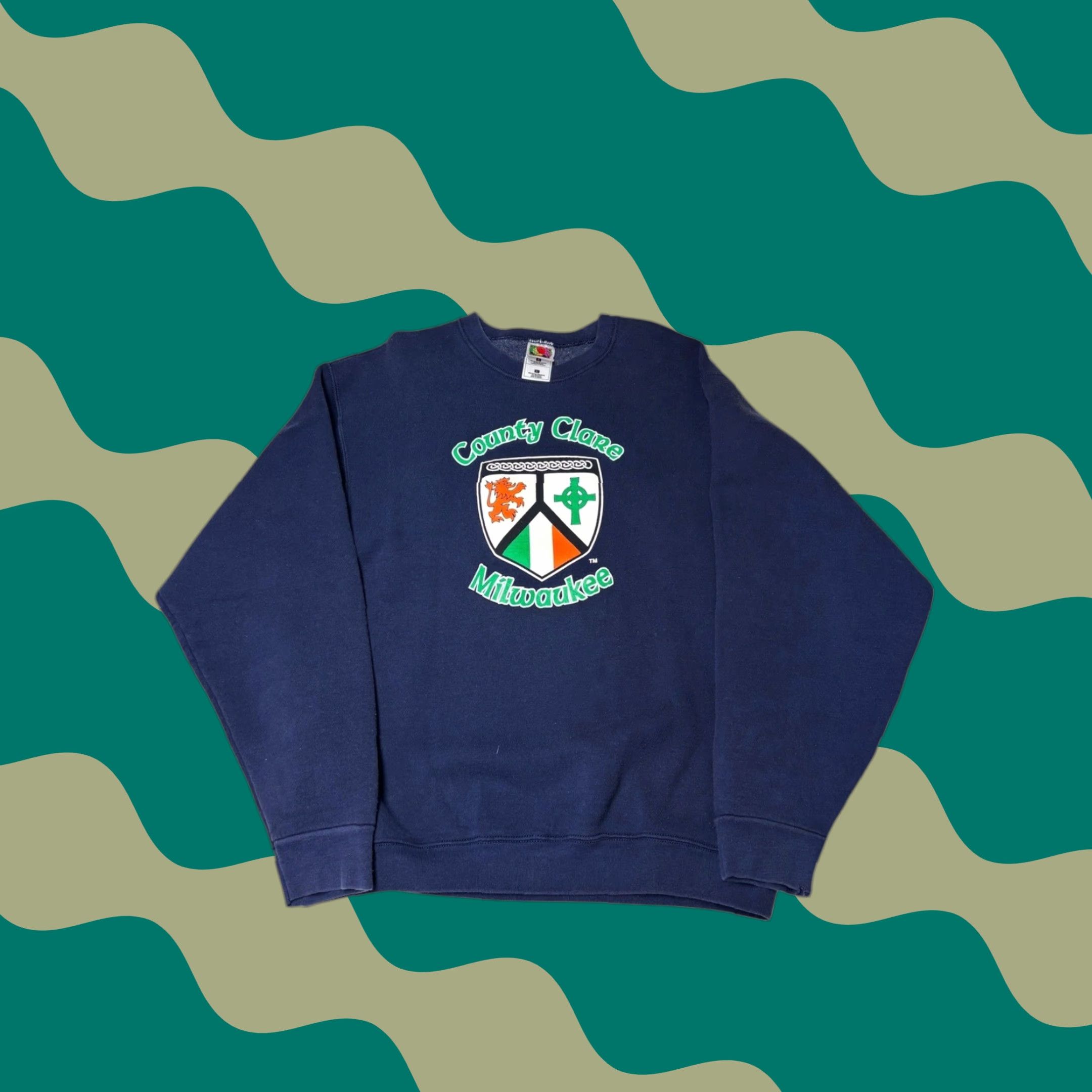 Fruit Of The Loom VINTAGE Fruit of the Loom County Clare Milwaukee Irish Sweatshirt L Blue Mens Pullover Graphic Print Crewneck Heavyweight Fancy Logo Retro Winter Fall Size US L / EU 52-54 / 3 - 1 Thumbnail