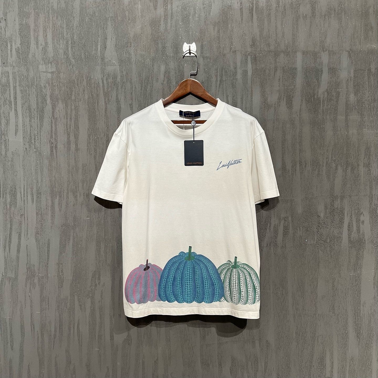Louis Vuitton Louis Vuitton x Yayoi Kusama Pumpkin T-Shirt Size L Size US L / EU 52-54 / 3 - 1 Thumbnail