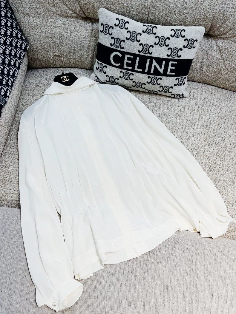 Chanel Chanel 17K white long-sleeved shirt Size M / US 6-8 / IT 42-44 - 2 Thumbnail