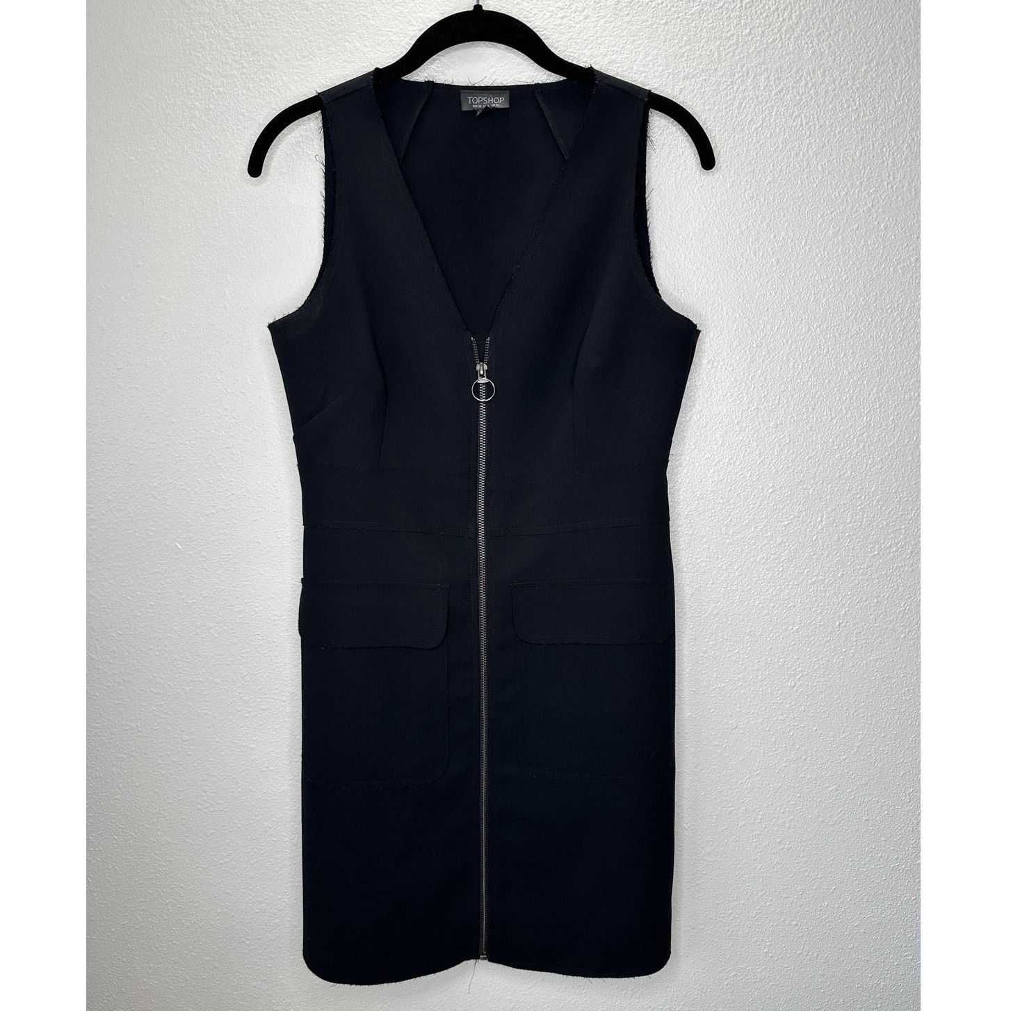 Topshop Topshop Black VNeck Zip Sleeveless Utility Pocket Dress 6 Size M / US 6-8 / IT 42-44 - 2 Thumbnail