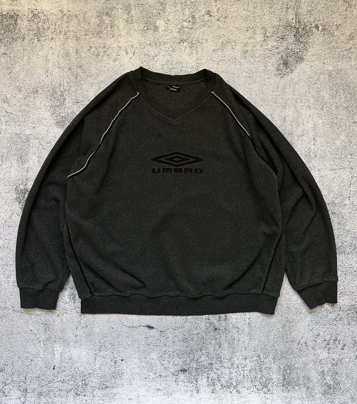 Umbro Vintage Umbro Sweatshirt Fleece Big Black Logo Y2K Size US XL / EU 56 / 4 - 1 Thumbnail