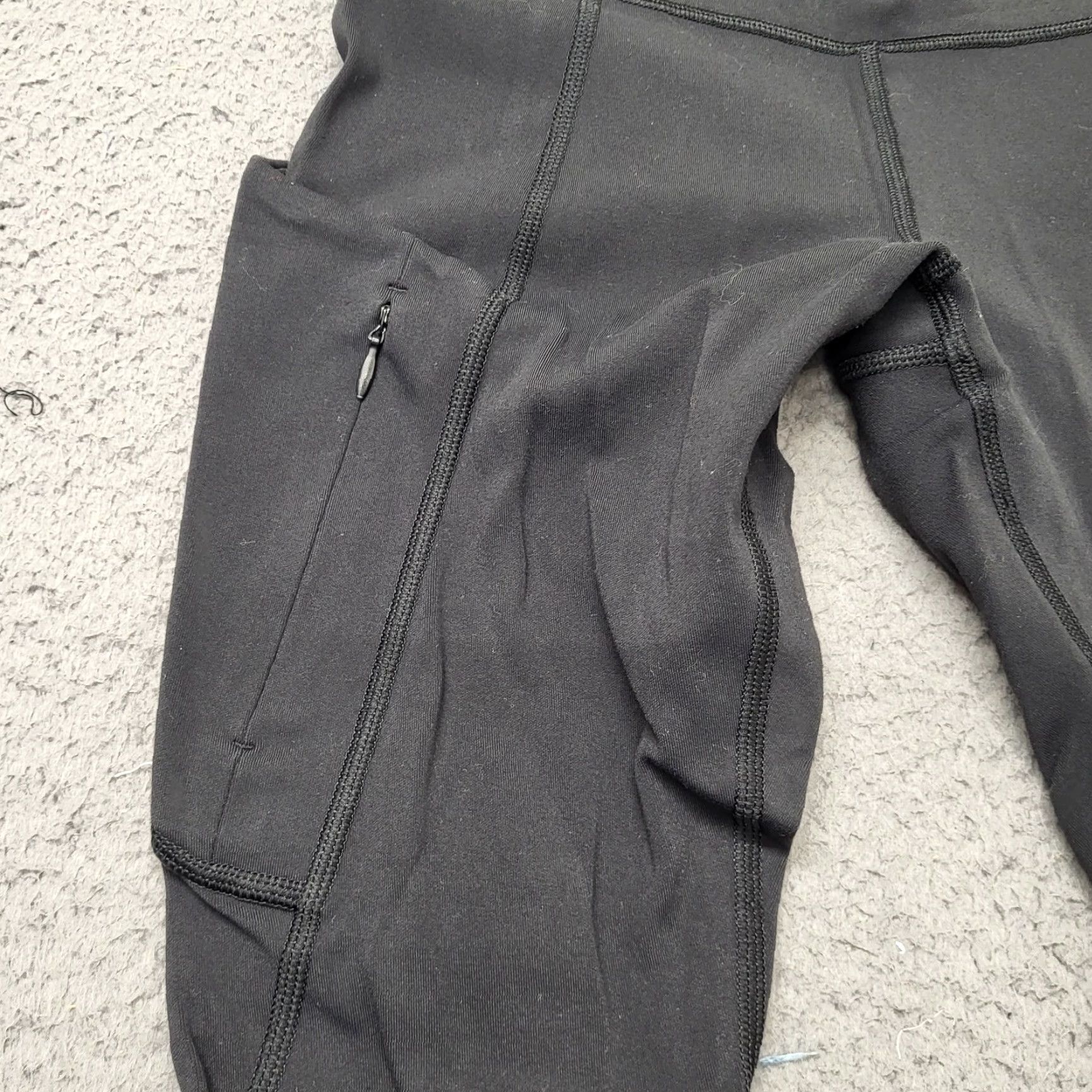 Athleta Athleta Leggings Women’s Size Small Black Crop Workout W/ Zipper Pocket Pants Size 28" / US 6 / IT 42 - 2 Thumbnail