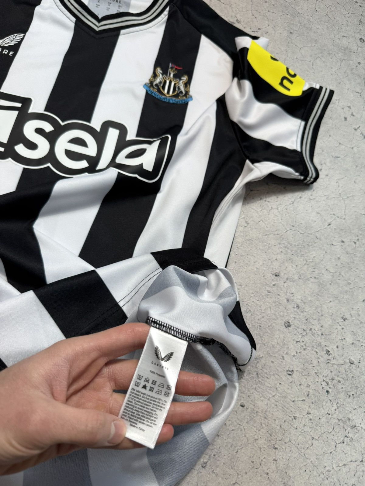 Vintage Castore FC Newcastle United 2023/2024 Soccer Jersey Size US XL / EU 56 / 4 - 10 Thumbnail