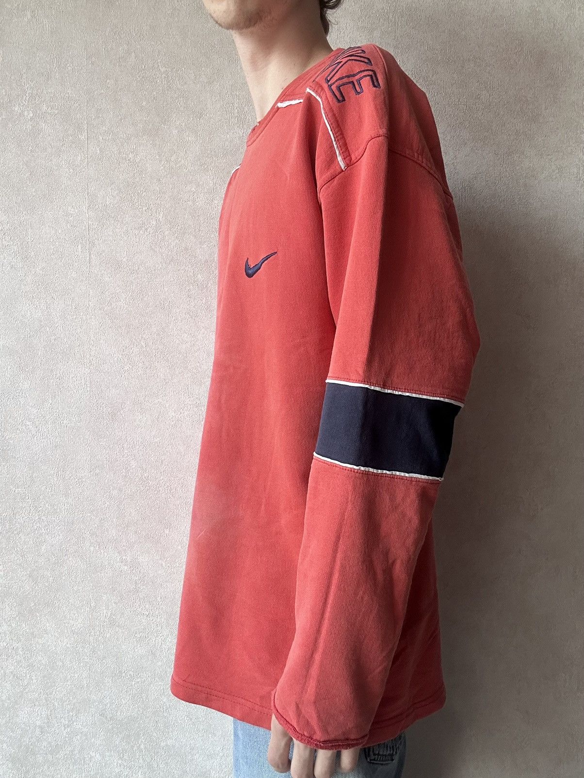 Nike 90s Nike Distressed Prison Style Swoosh Logo Sweatshirt Size US L / EU 52-54 / 3 - 7 Thumbnail