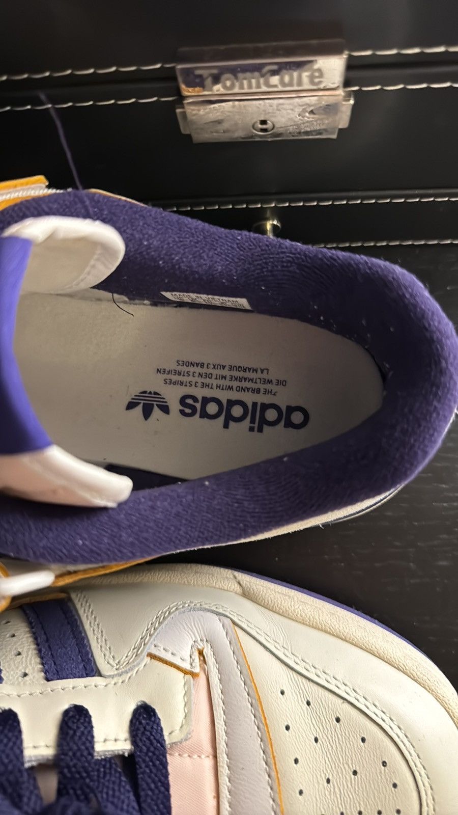Adidas Adidas Forum 84 Low Off white Collegiate purple GW2009 Size US 9 / EU 42 - 6 Thumbnail